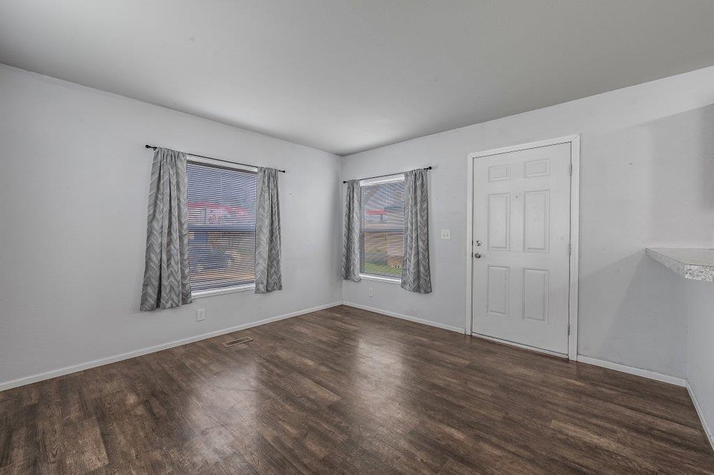 11920 E Mansfield Ave - Photo 4