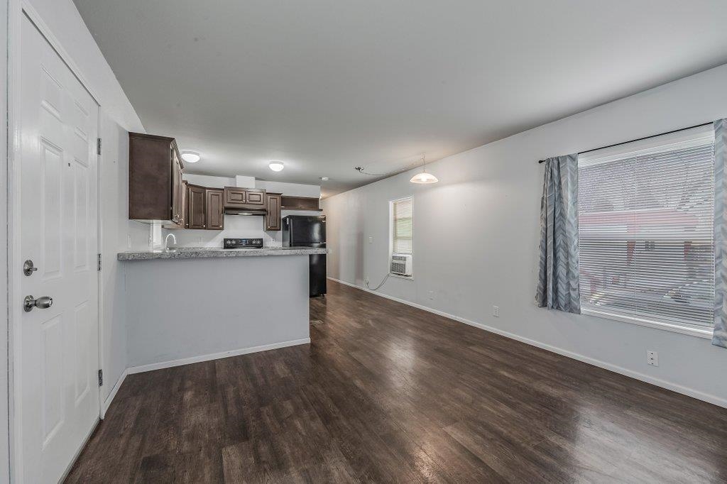 11920 E Mansfield Ave - Photo 6
