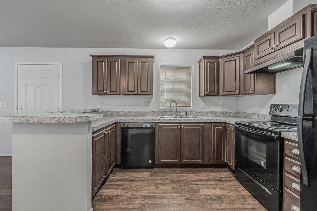 11920 E Mansfield Ave - Photo 8