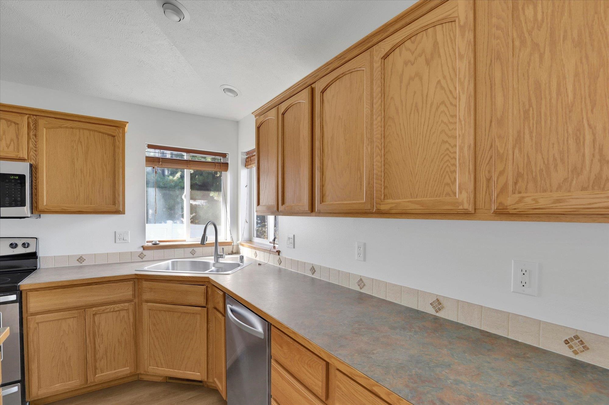 18215 E Crescent Dr - Photo 11