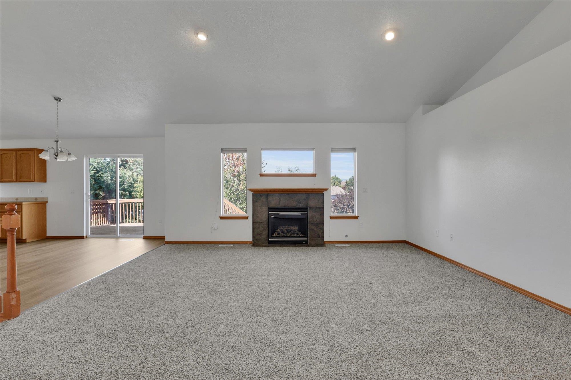 18215 E Crescent Dr - Photo 4