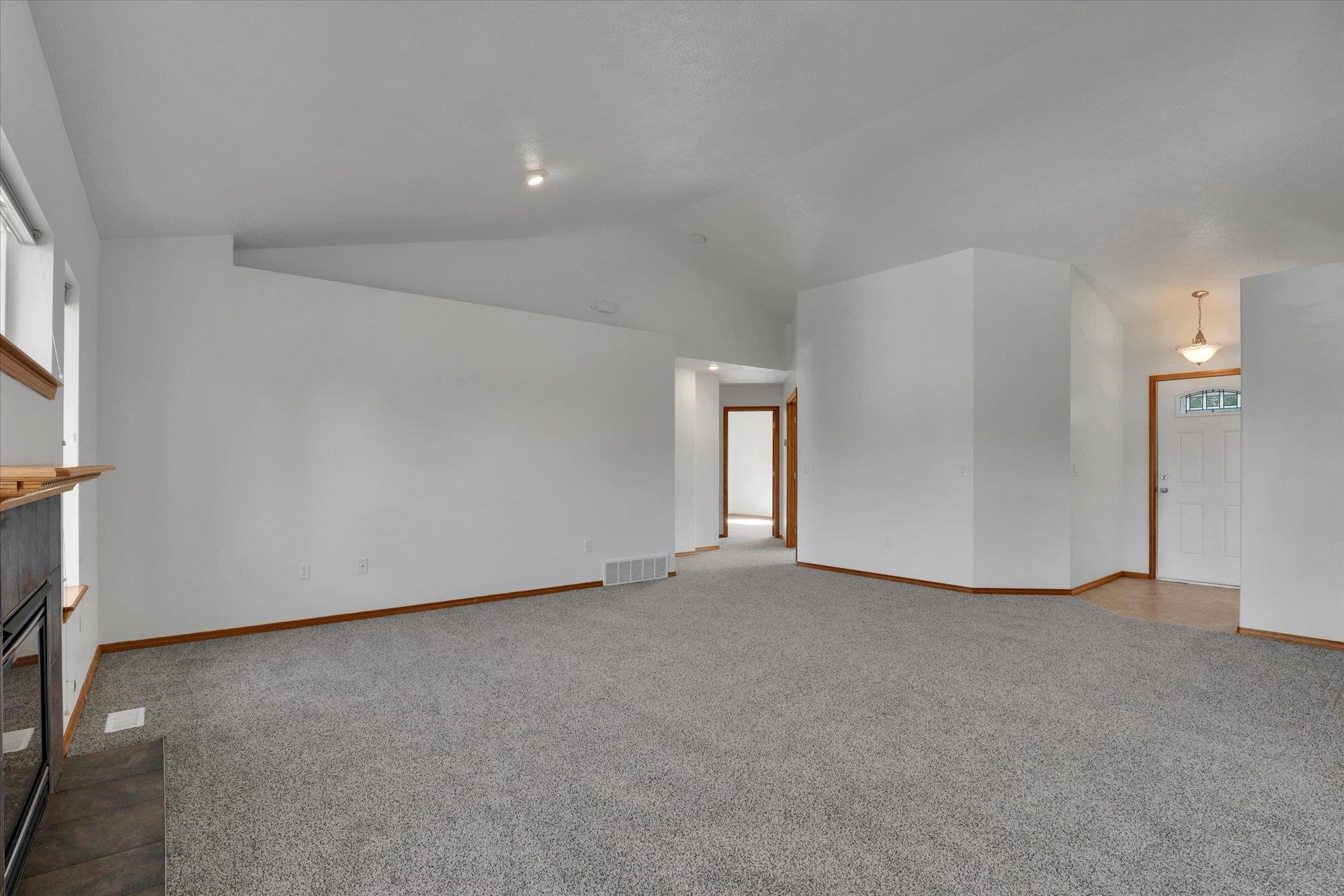 18215 E Crescent Dr - Photo 6