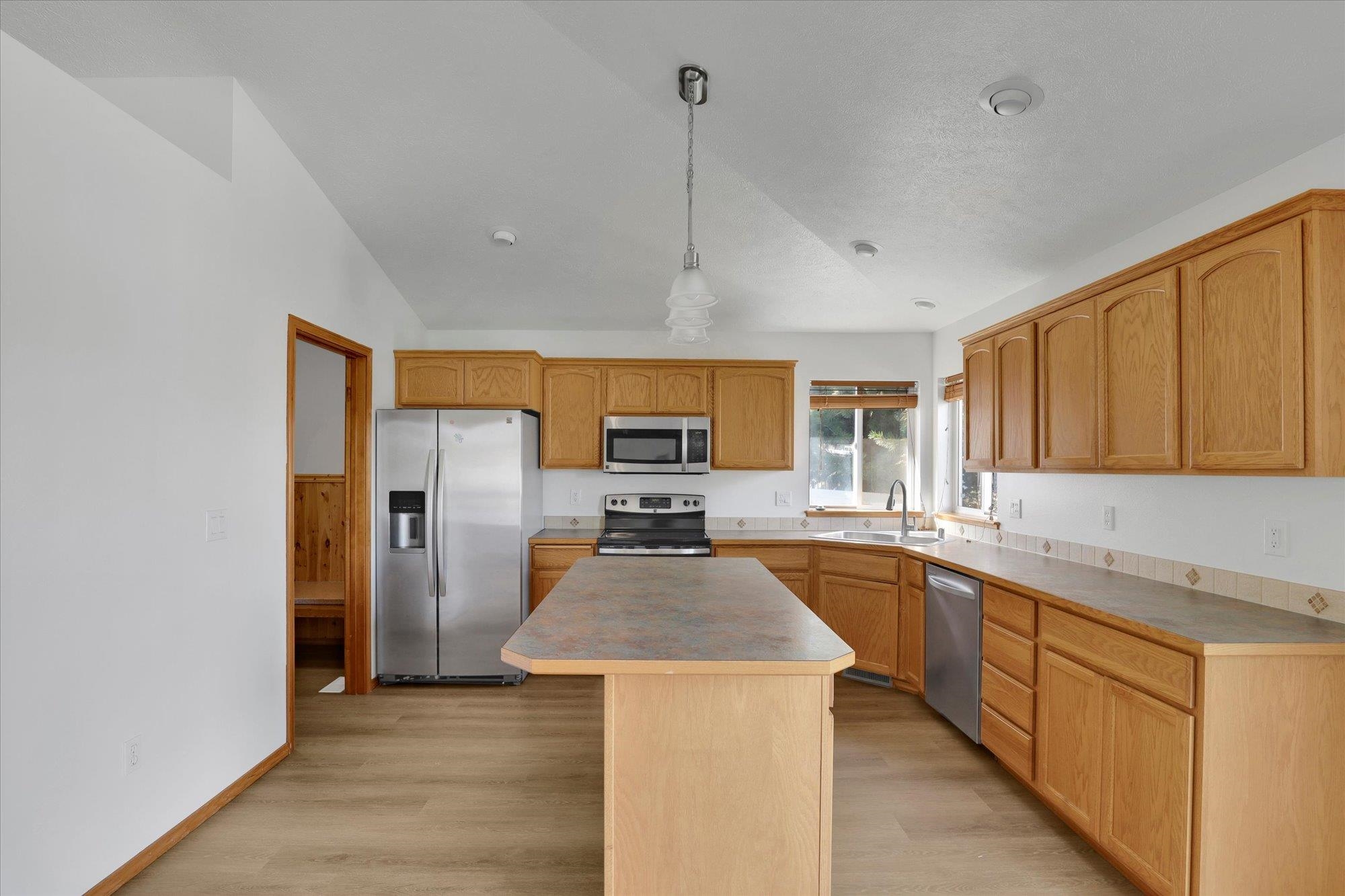18215 E Crescent Dr - Photo 9