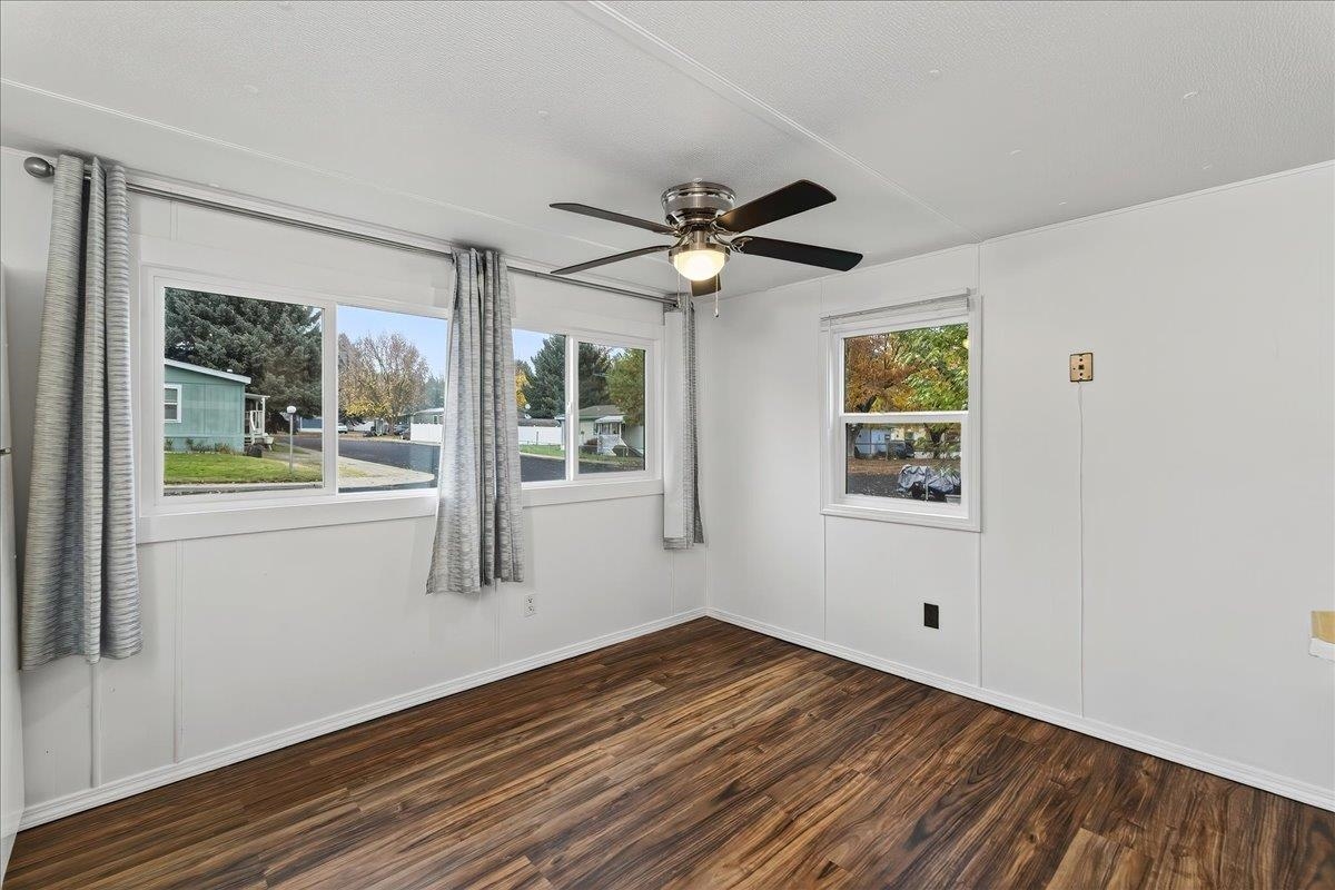 3110 E Chattaroy Rd - Photo 12