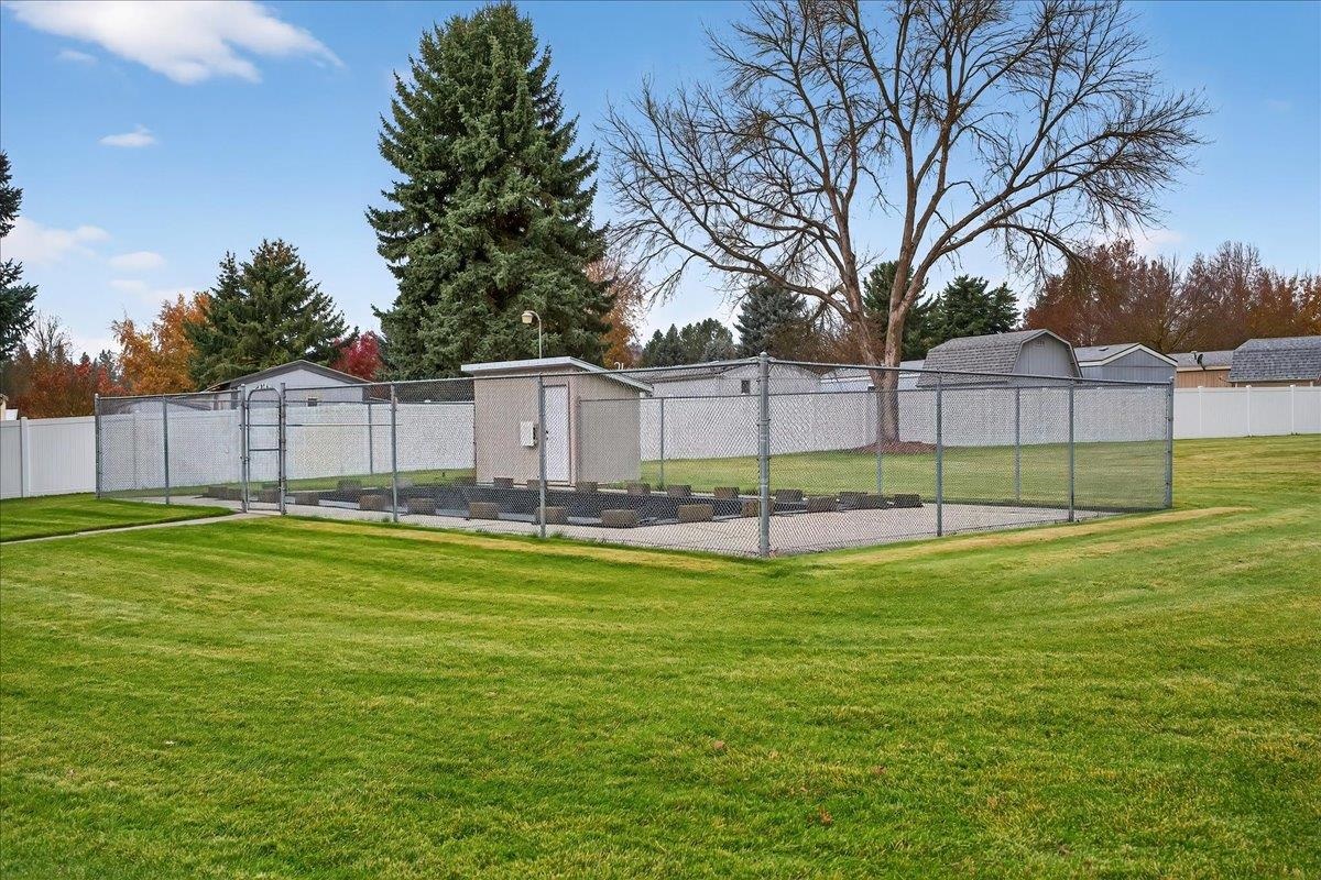3110 E Chattaroy Rd - Photo 28