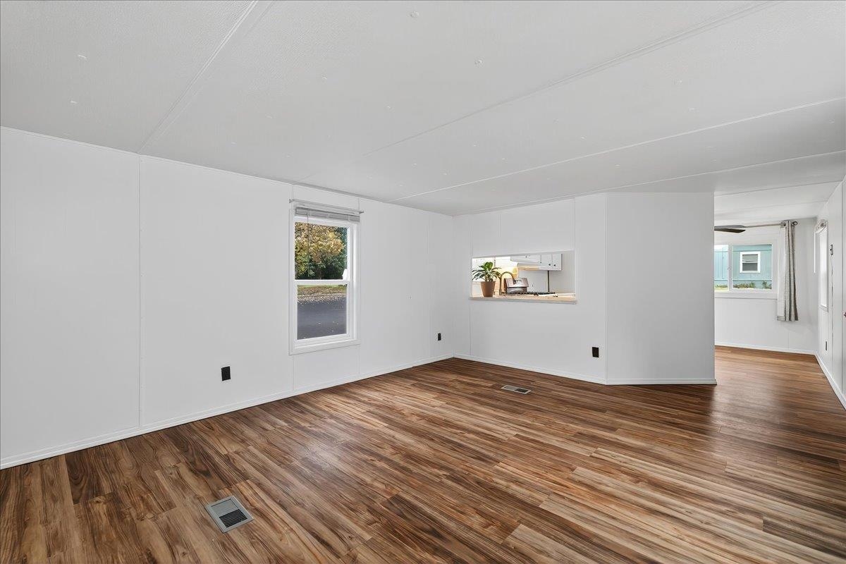 3110 E Chattaroy Rd - Photo 6