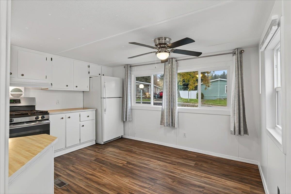 3110 E Chattaroy Rd - Photo 9