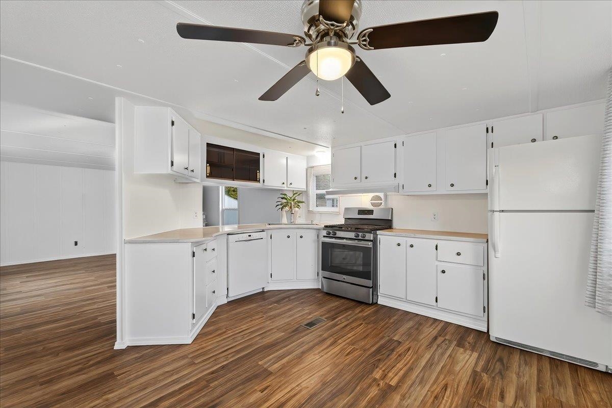 3110 E Chattaroy Rd - Photo 10