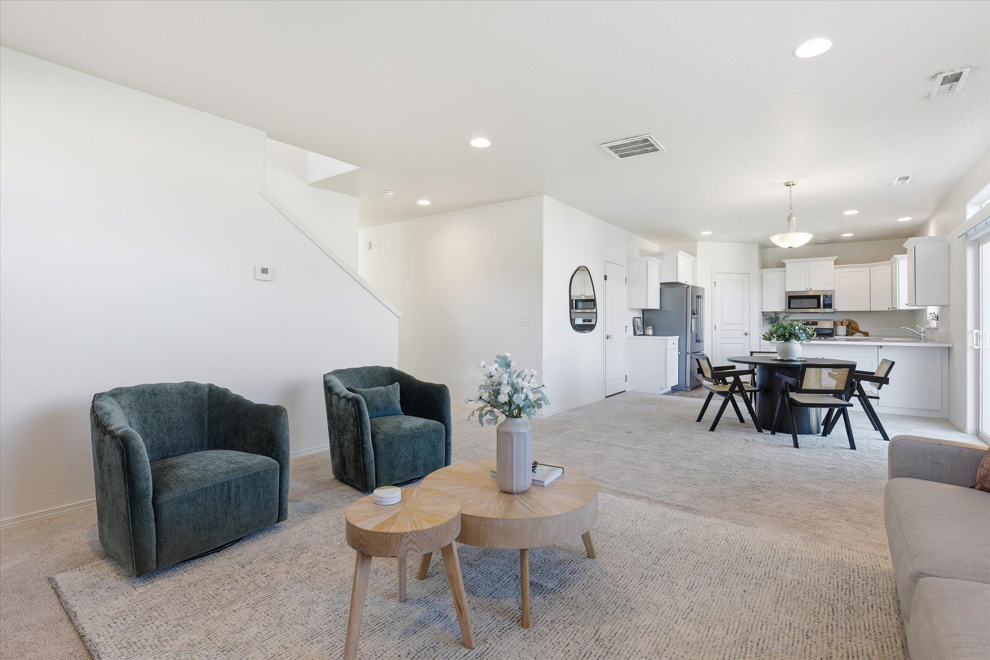 735 Grouse Ct - Photo 4