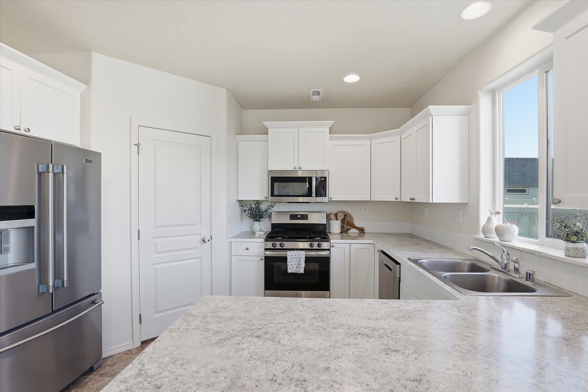 735 Grouse Ct - Photo 7