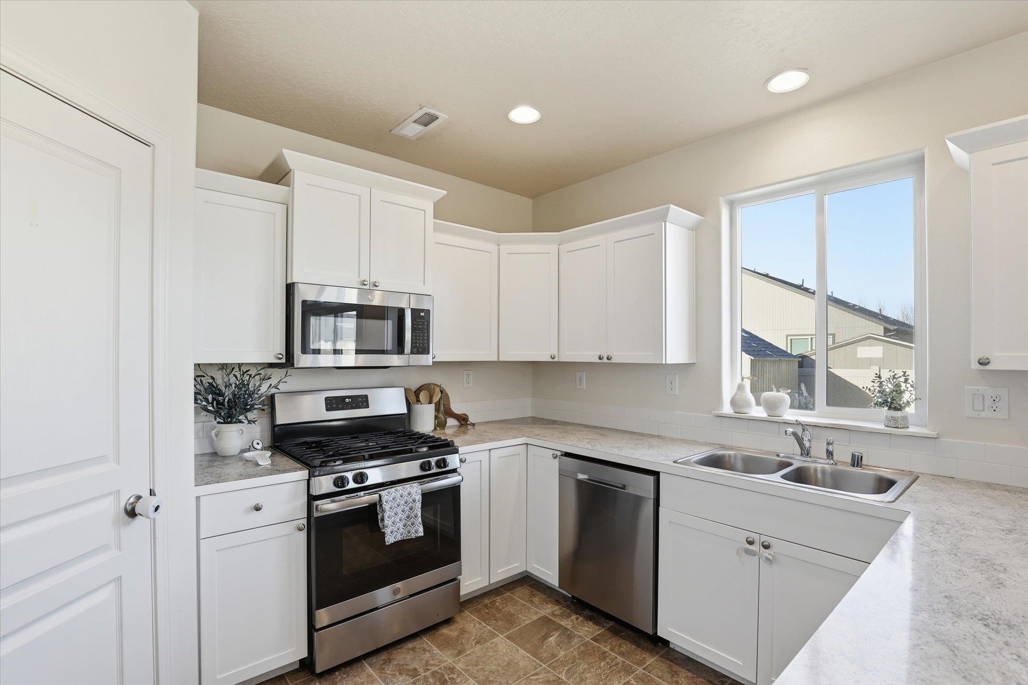 735 Grouse Ct - Photo 9