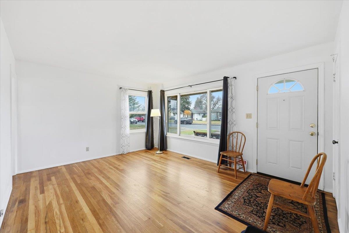 513 E Dave Ct - Photo 4