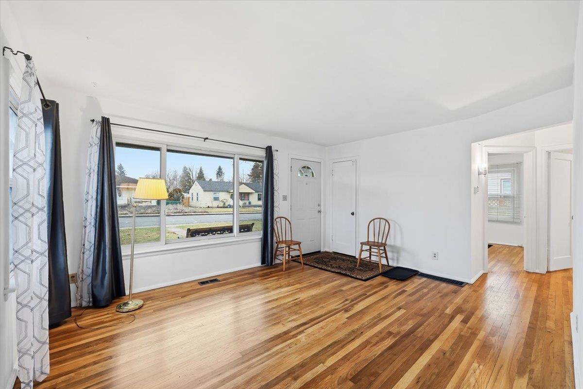 513 E Dave Ct - Photo 5