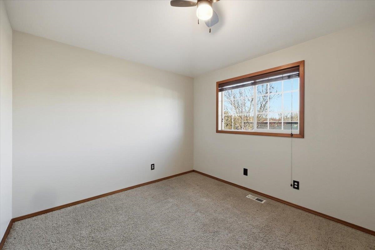 23014 E Valleyway Ave - Photo 16
