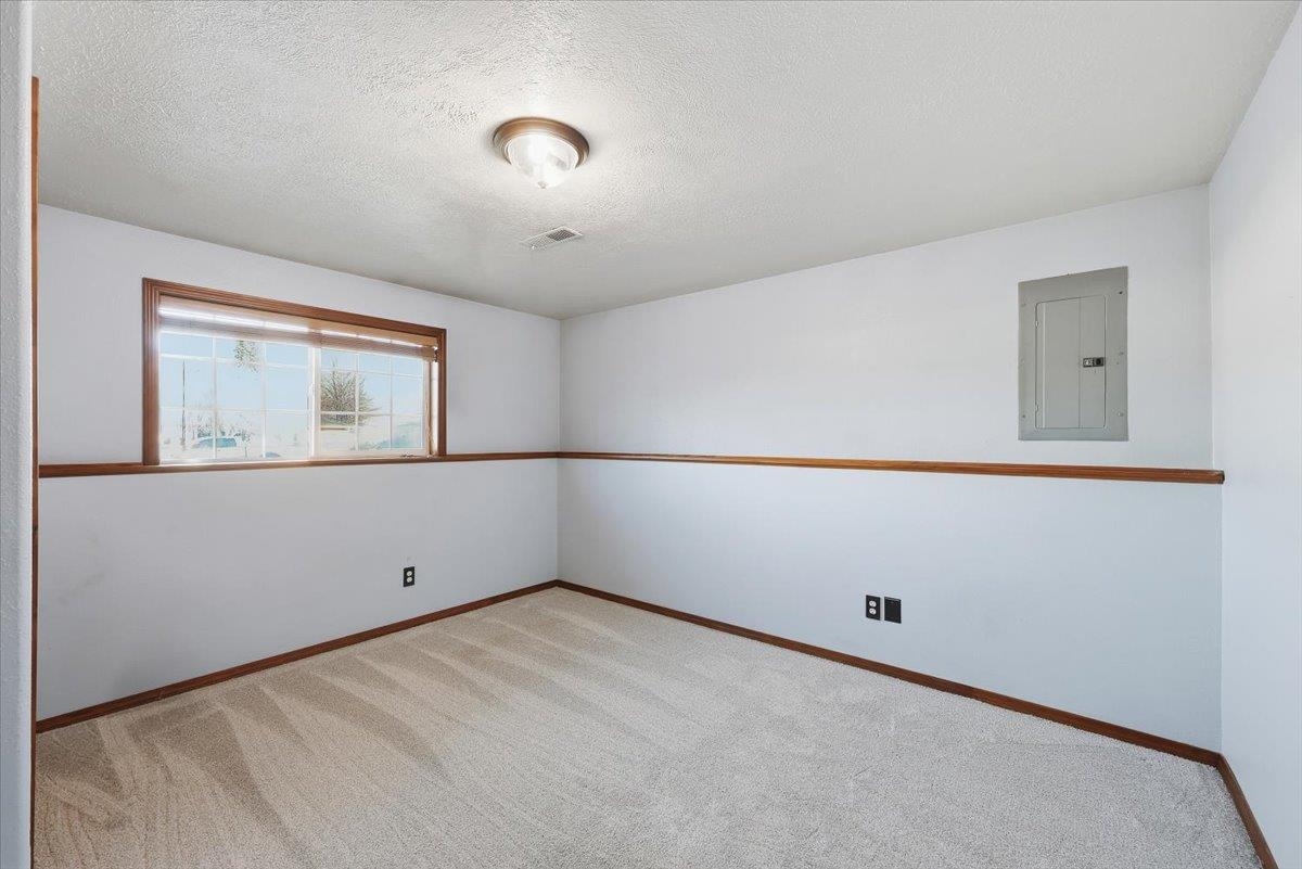 23014 E Valleyway Ave - Photo 18