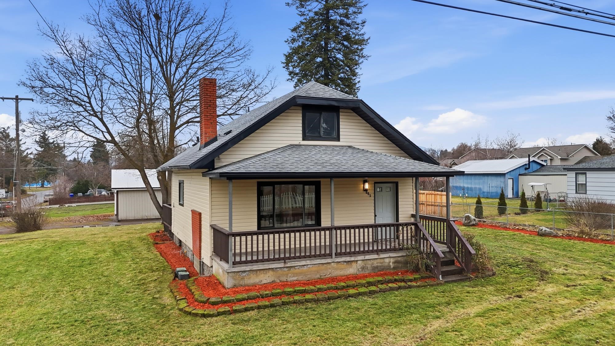 605 S Bowdish Rd - Photo 1