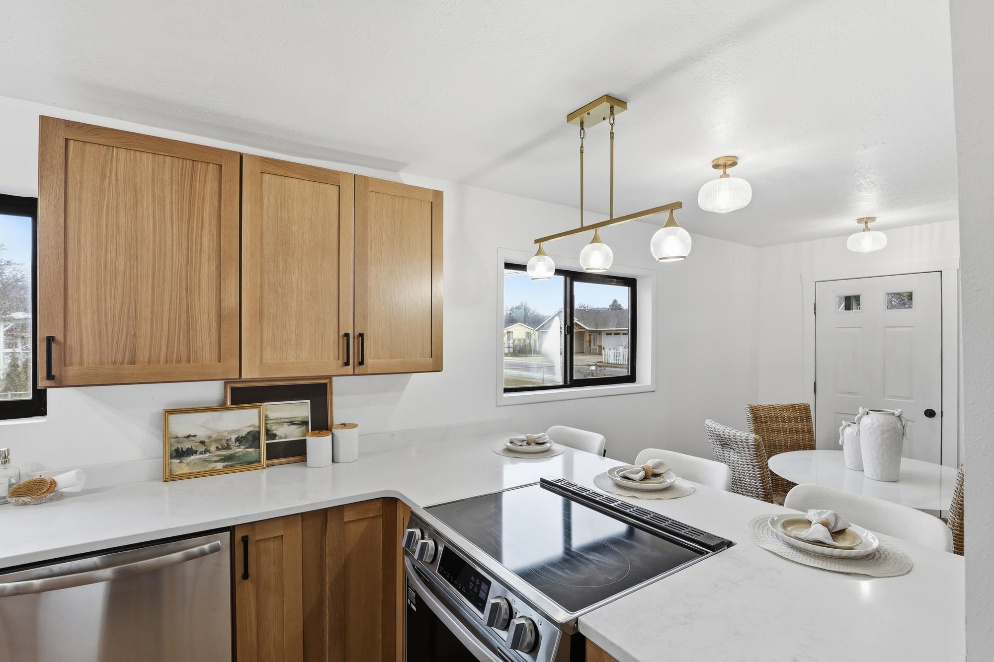 605 S Bowdish Rd - Photo 12