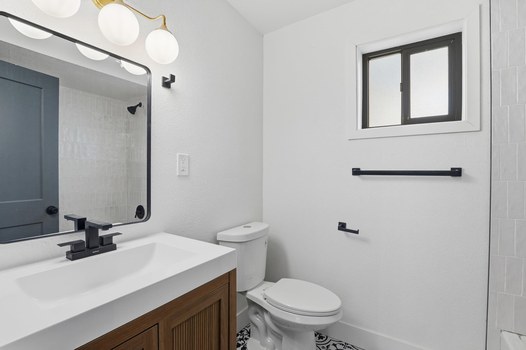 605 S Bowdish Rd - Photo 18