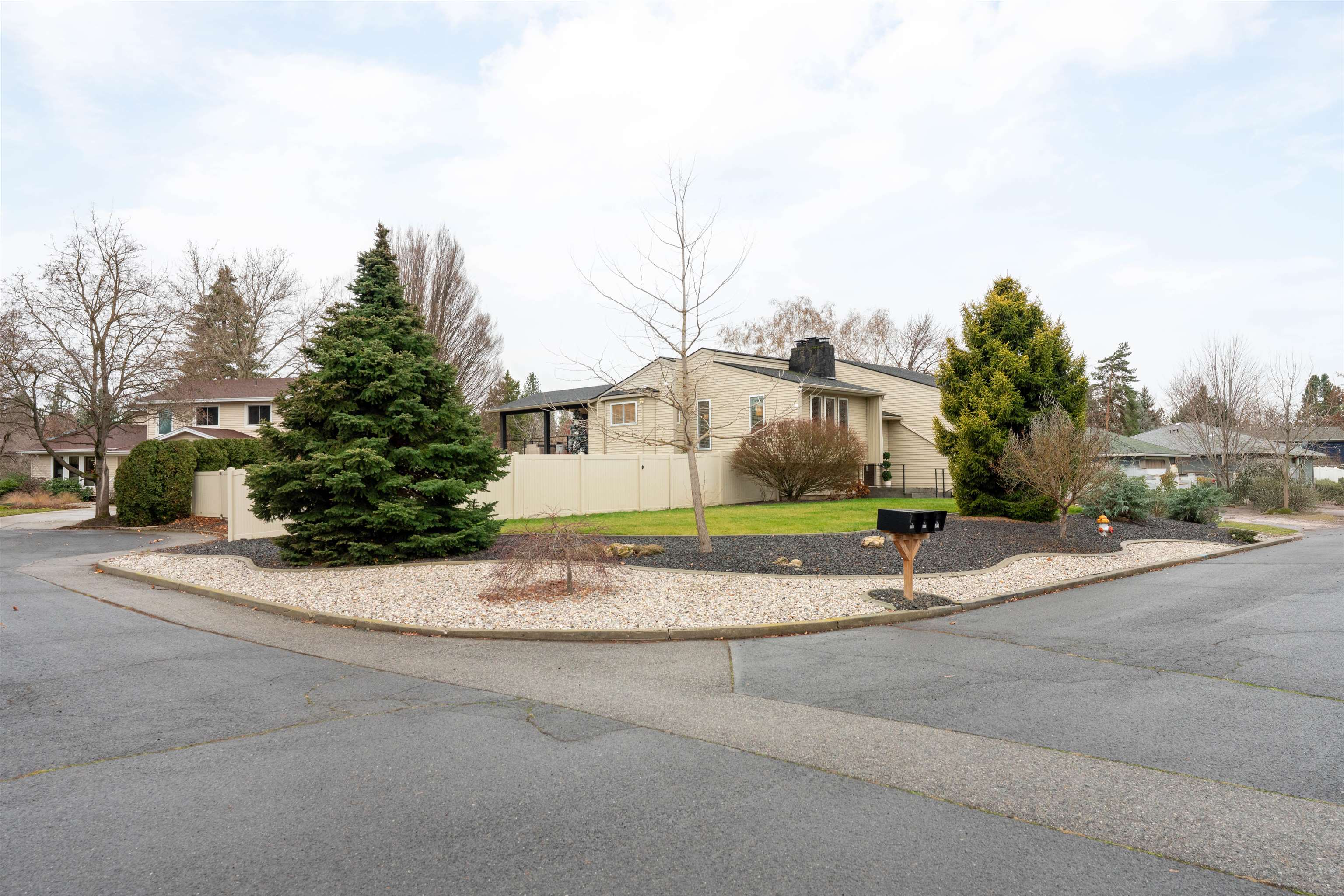 6315 S Moran Dr - Photo 3