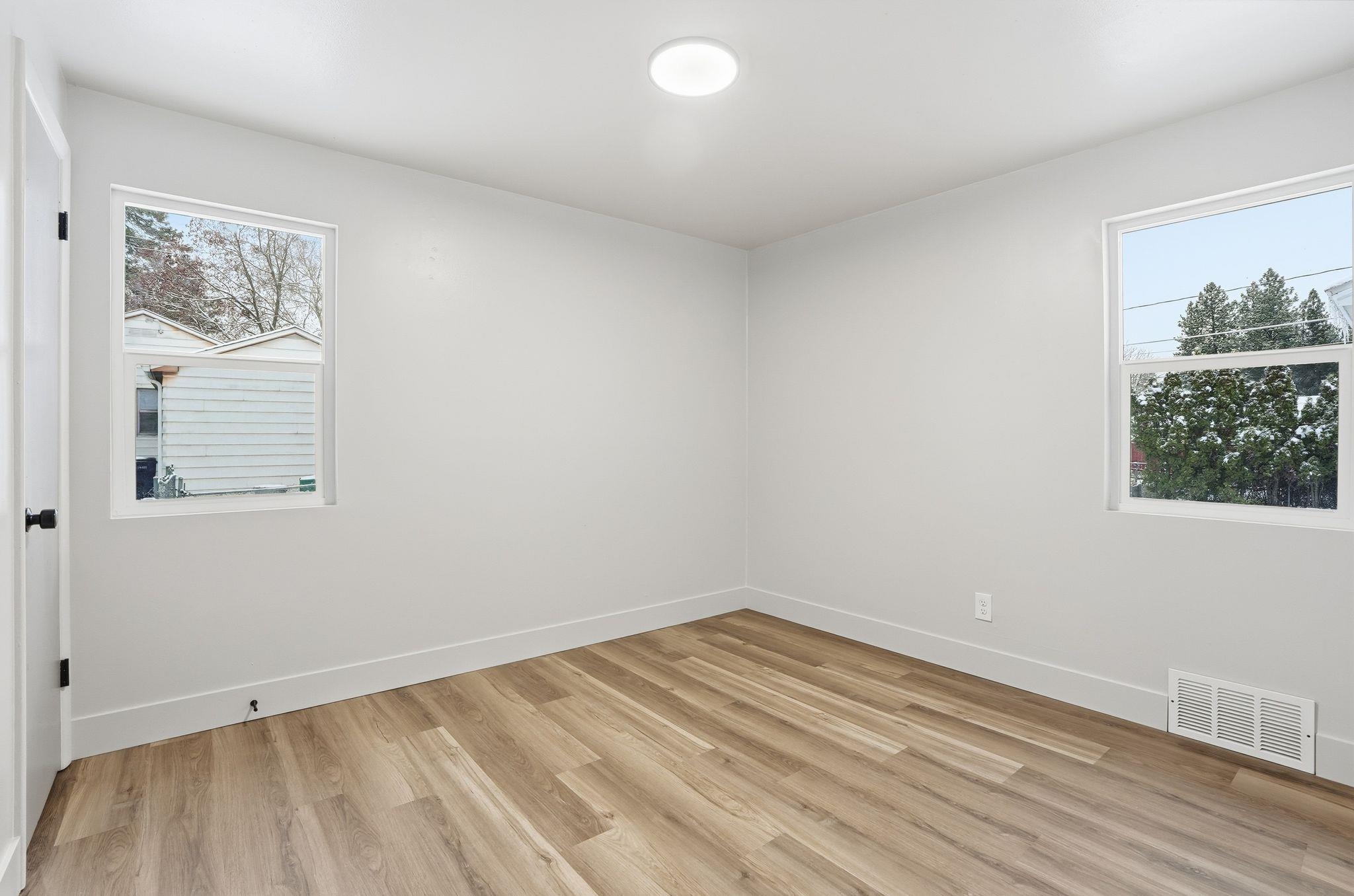 3027 W Rowan Ave - Photo 12