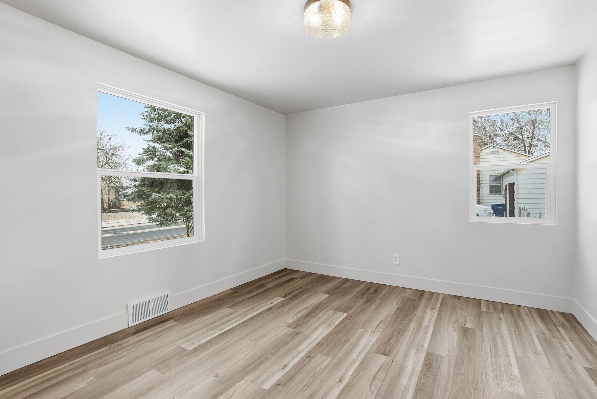 3027 W Rowan Ave - Photo 14