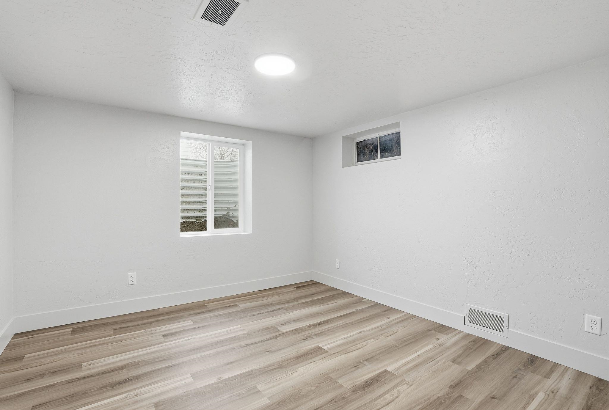 3027 W Rowan Ave - Photo 17