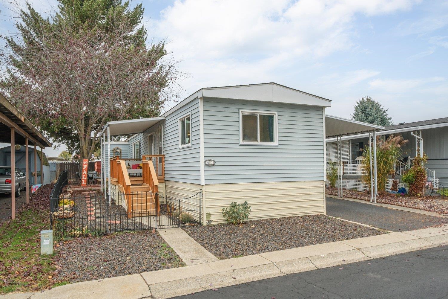 1211 E Lyons Ave - Photo 1