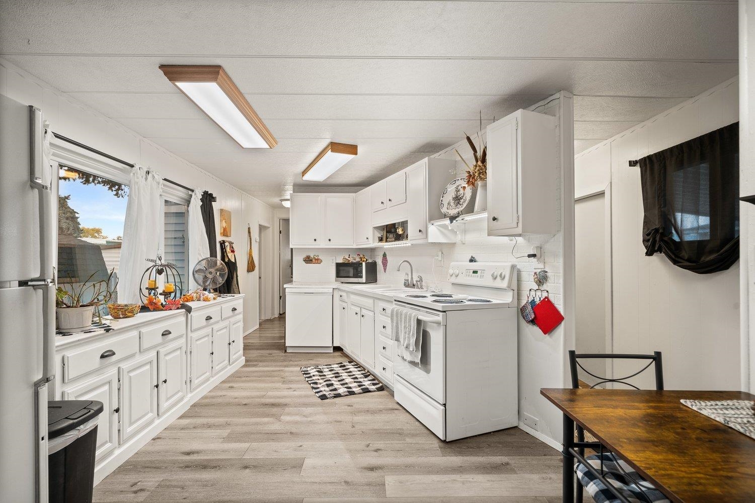 1211 E Lyons Ave - Photo 11