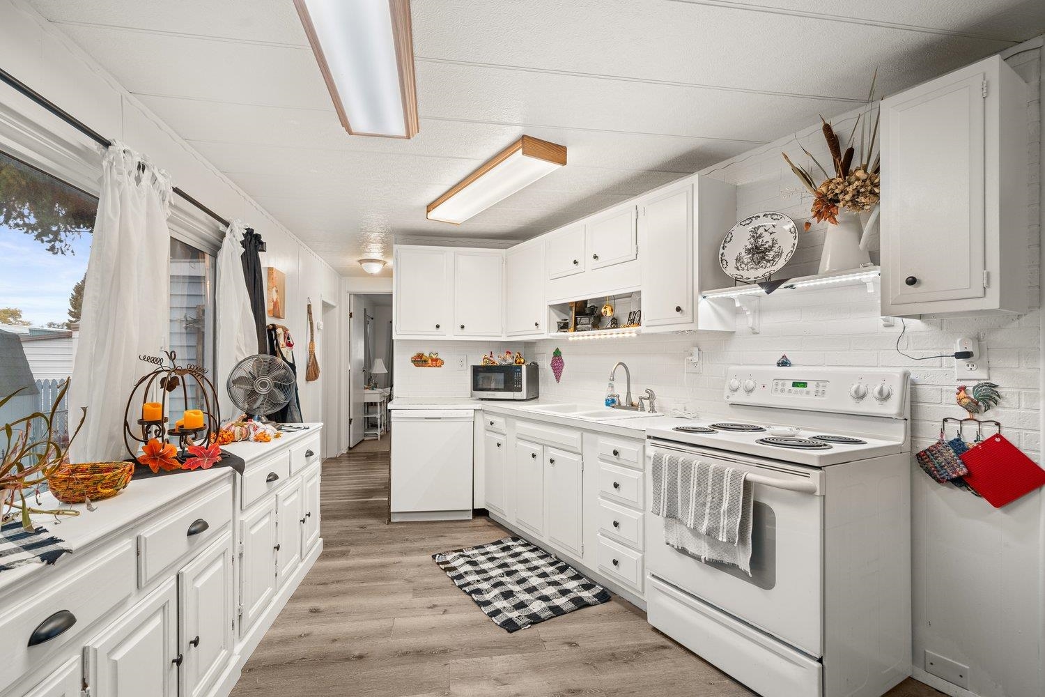 1211 E Lyons Ave - Photo 13