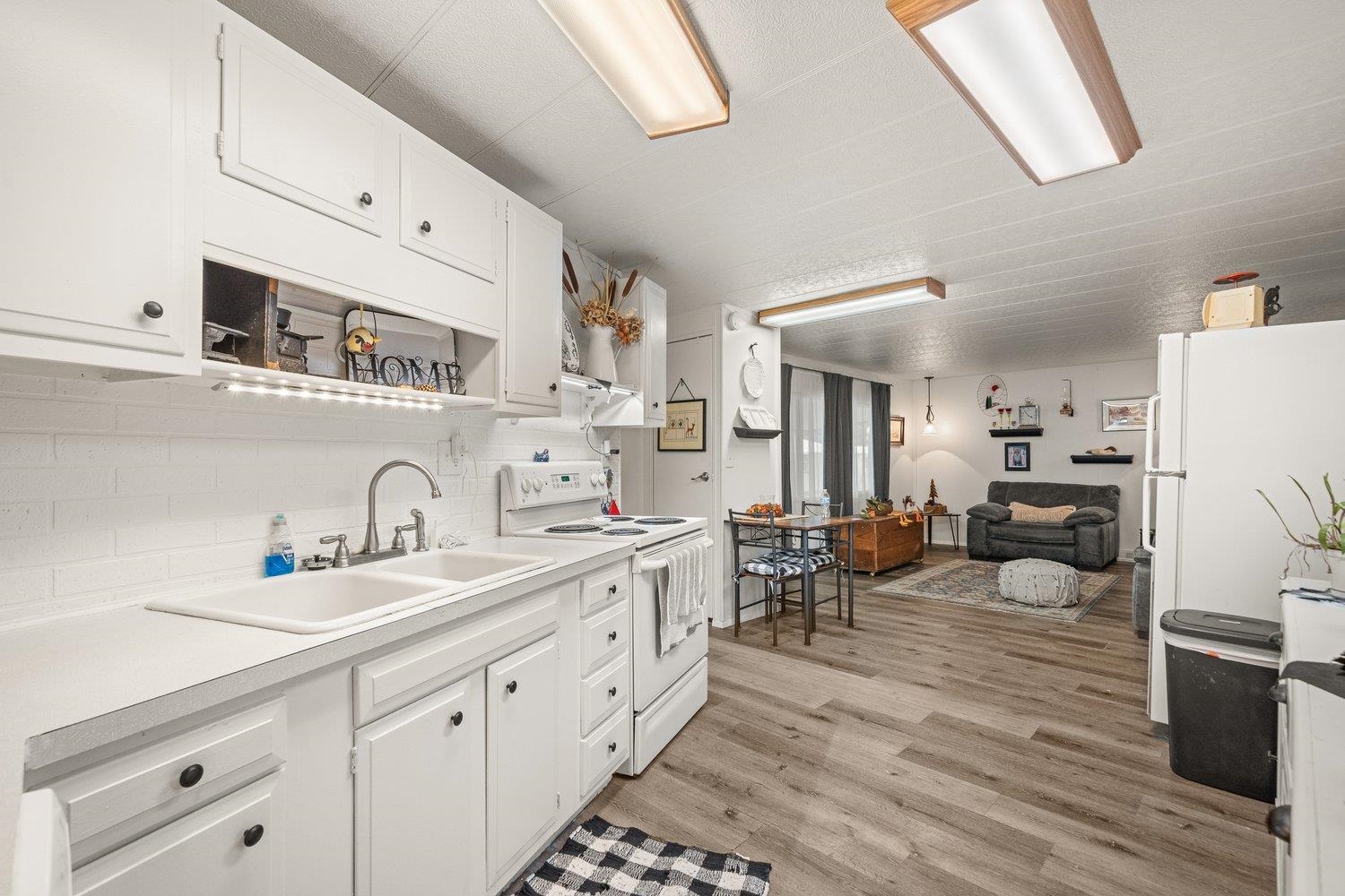 1211 E Lyons Ave - Photo 14