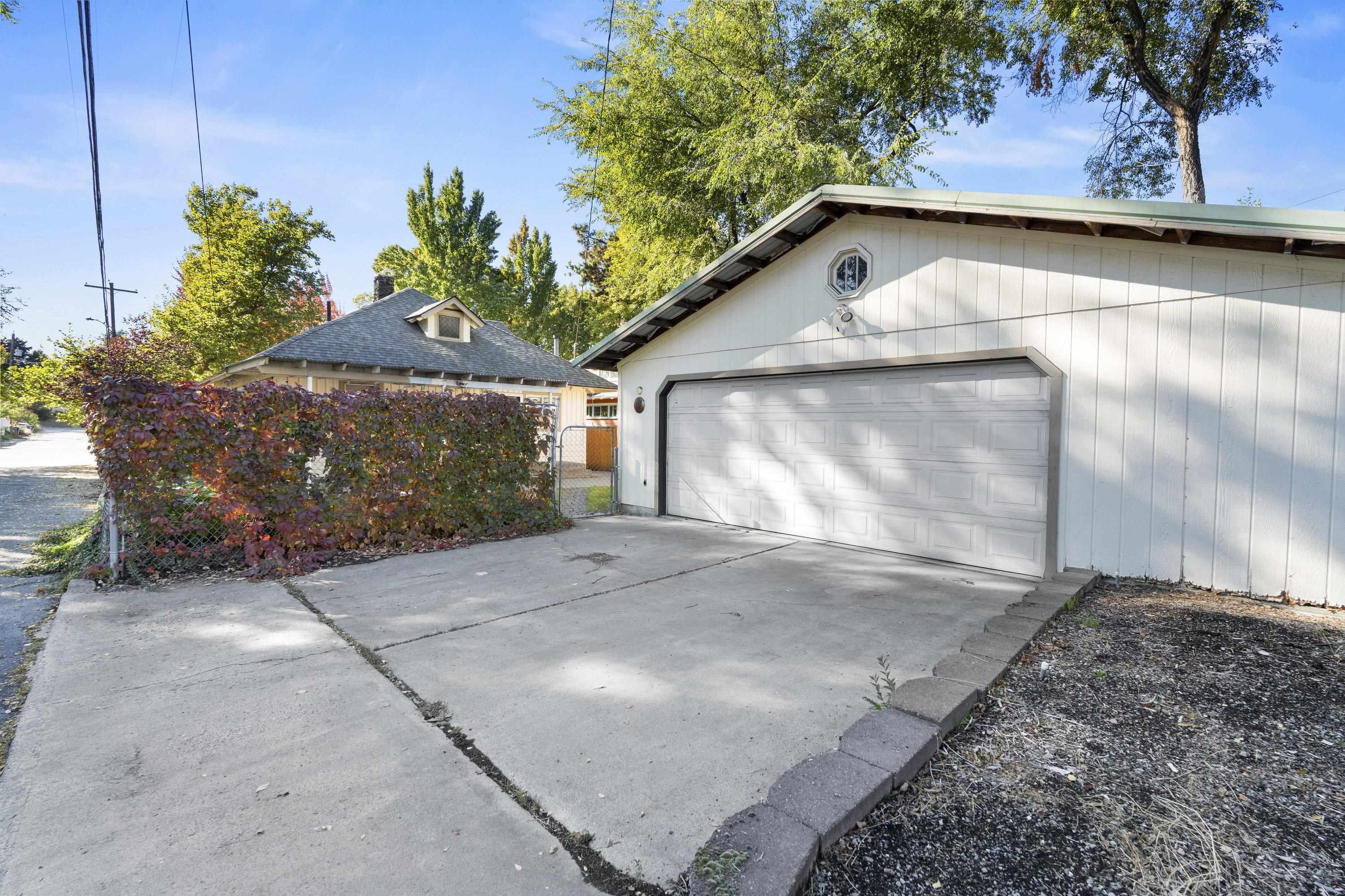 206 W Waverly Pl - Photo 40