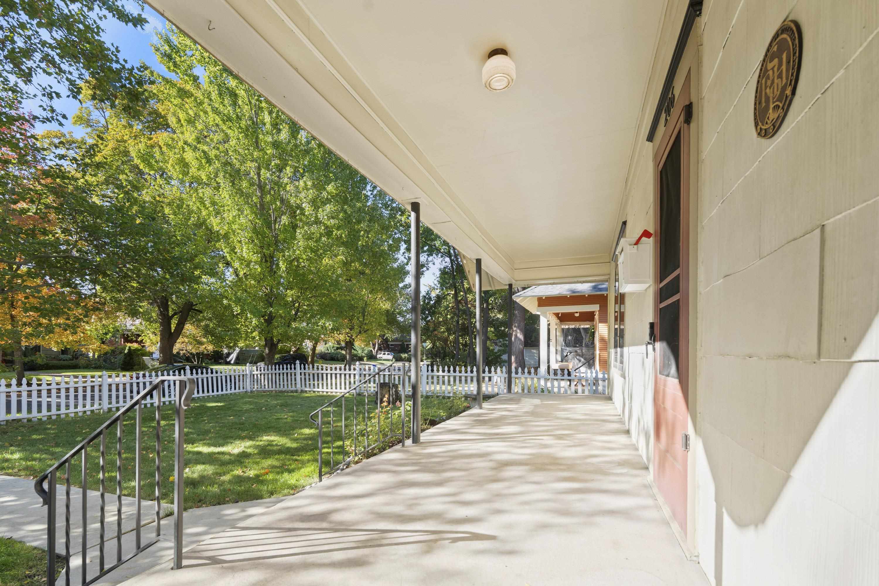 206 W Waverly Pl - Photo 5
