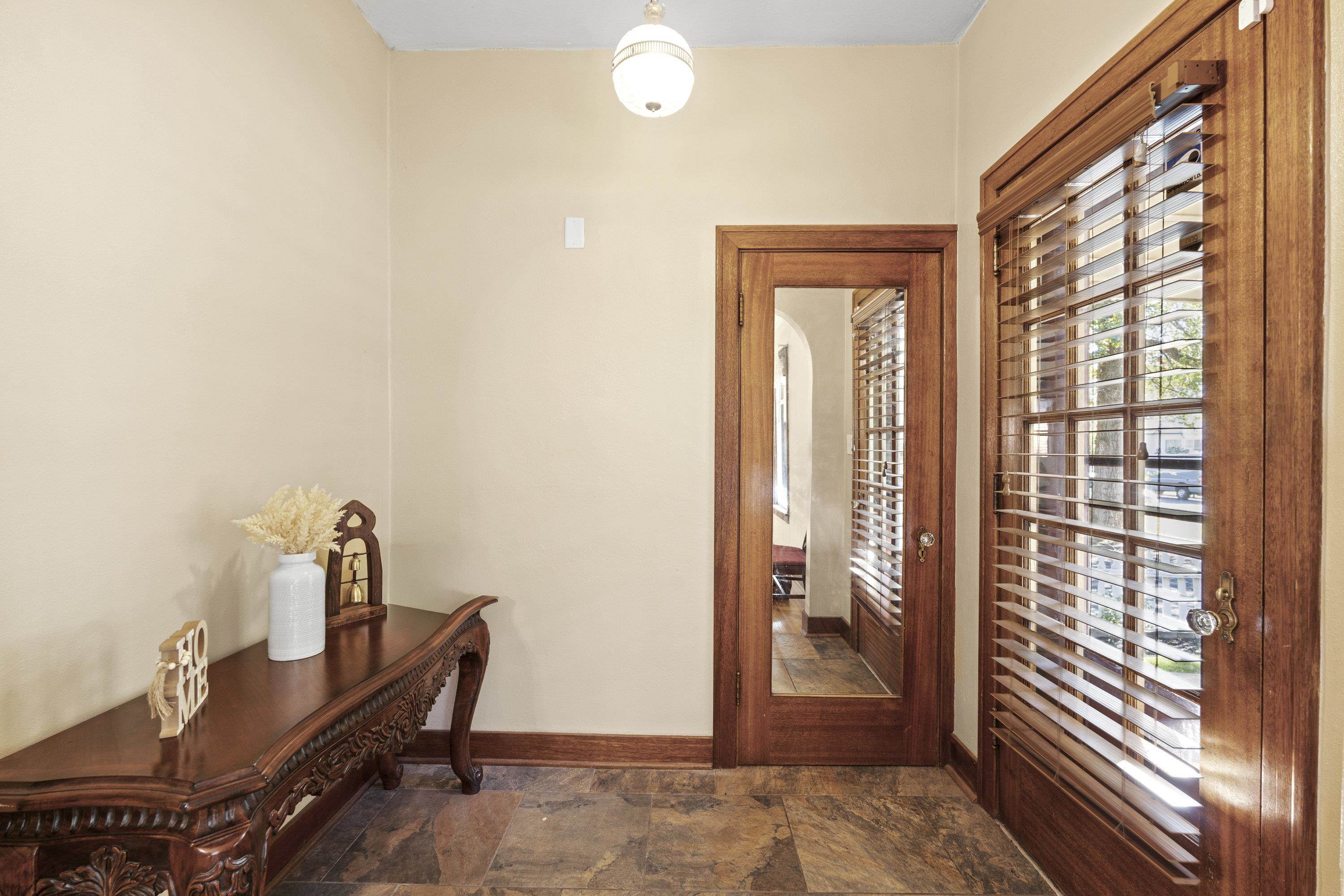 206 W Waverly Pl - Photo 6