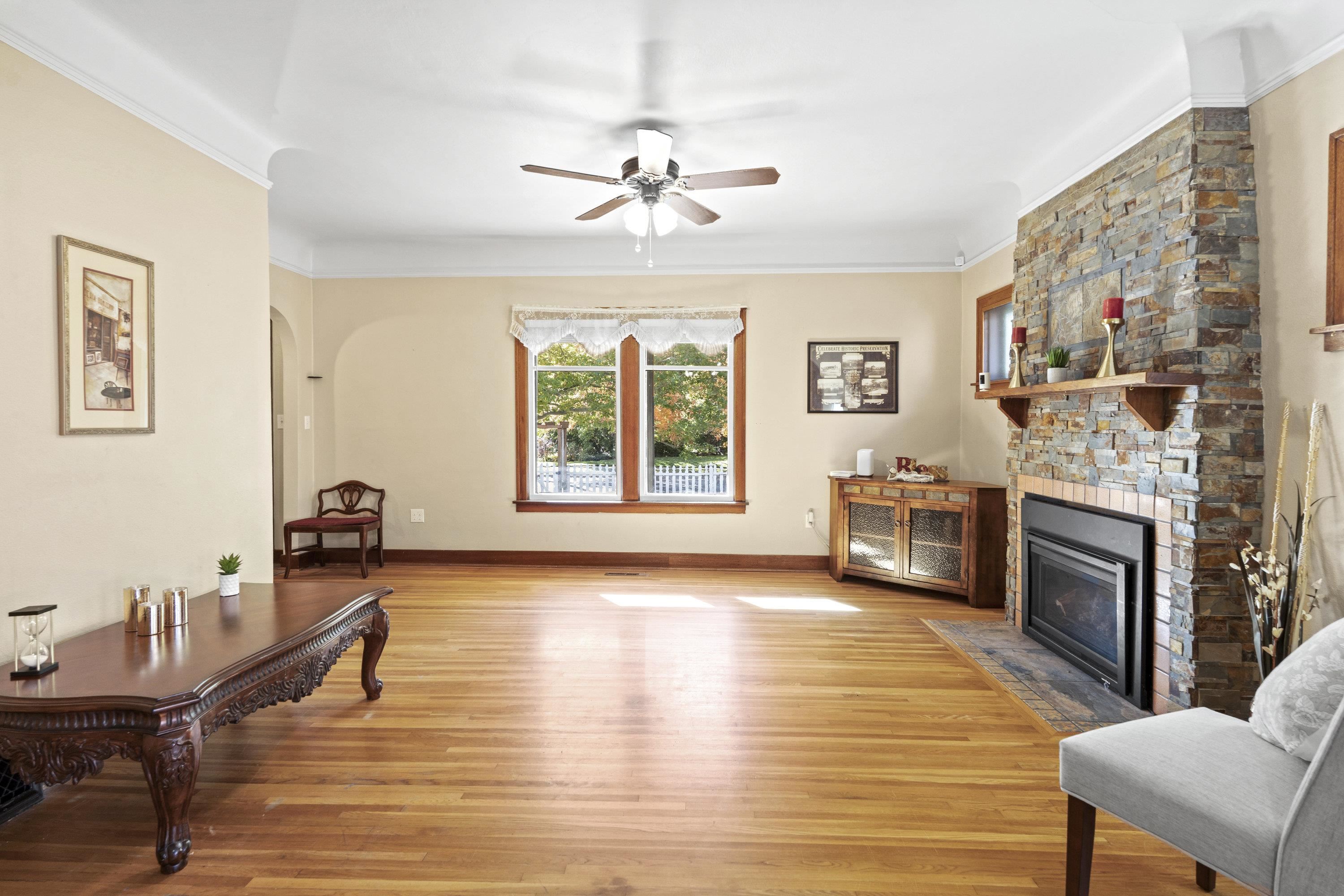 206 W Waverly Pl - Photo 8