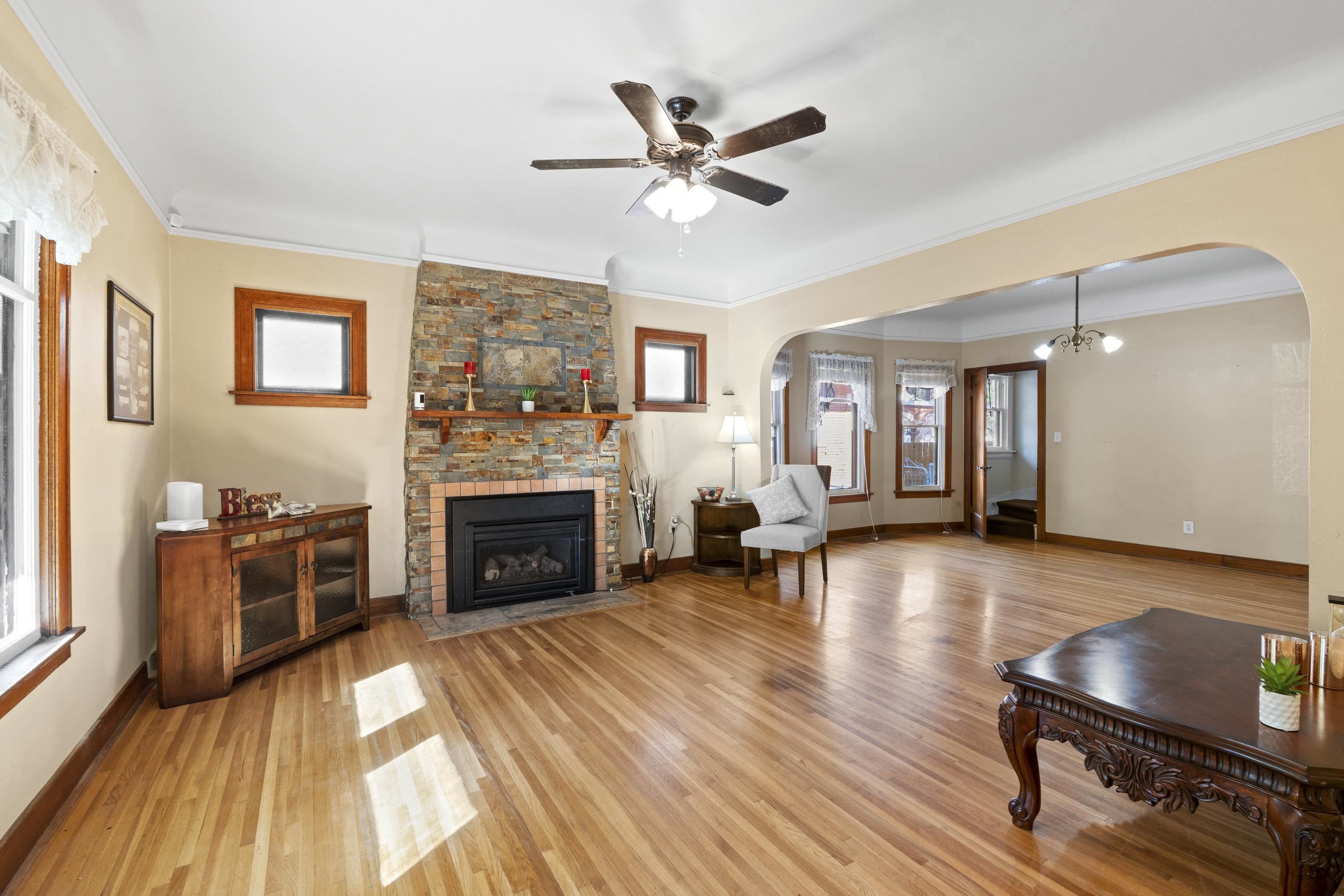 206 W Waverly Pl - Photo 9