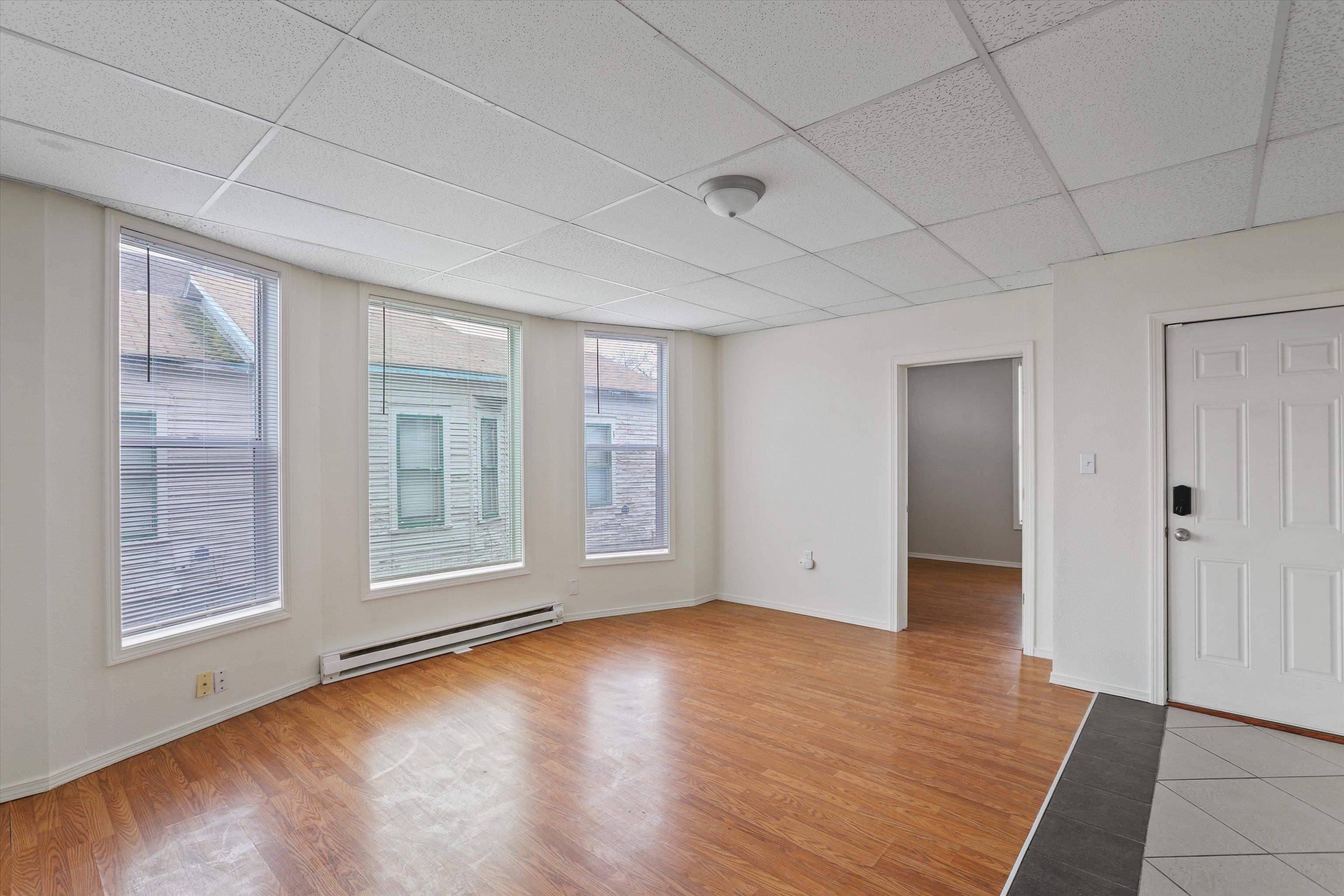 914 W Mansfield Ave - Photo 3
