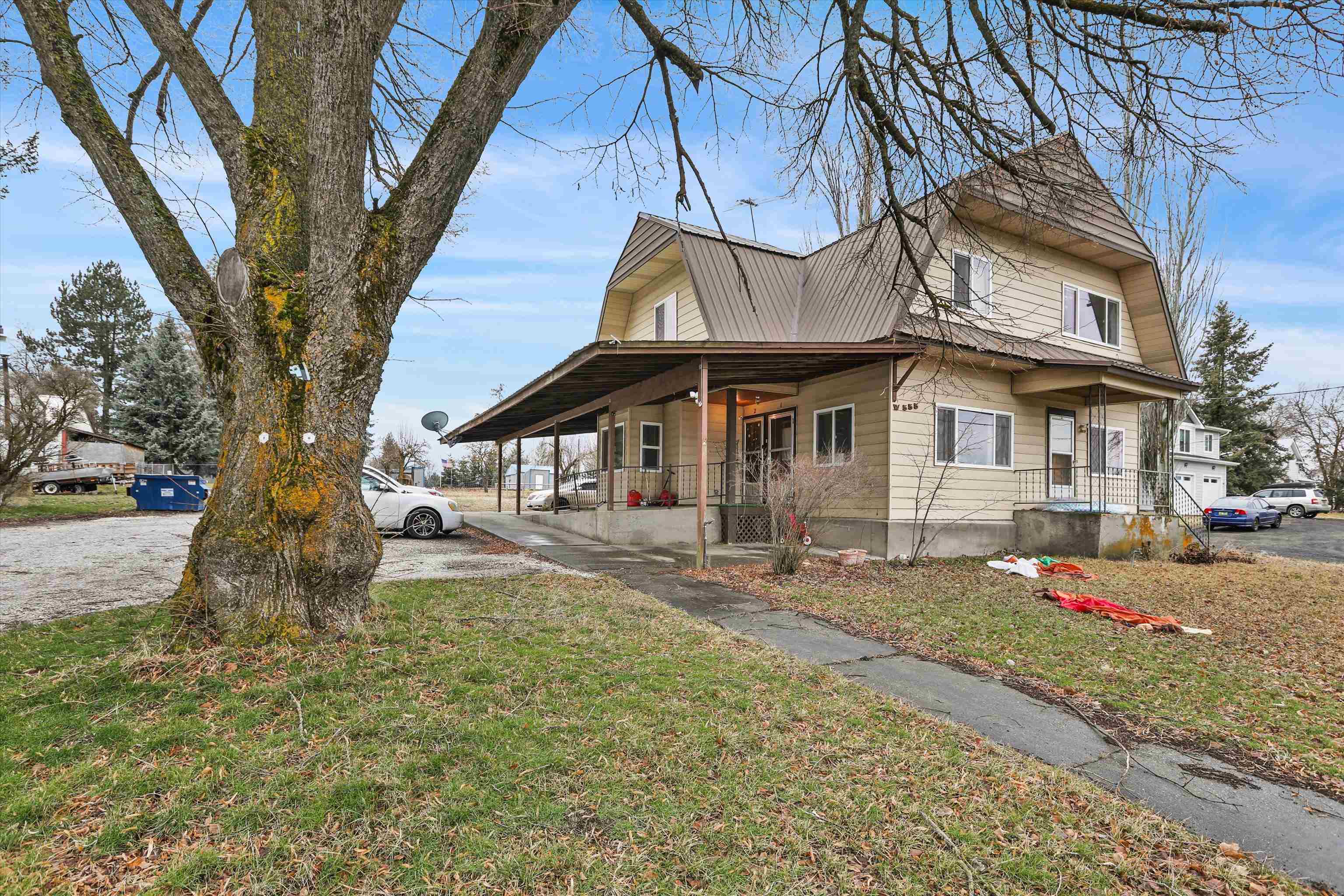 555 W Broadway Ave - Photo 1
