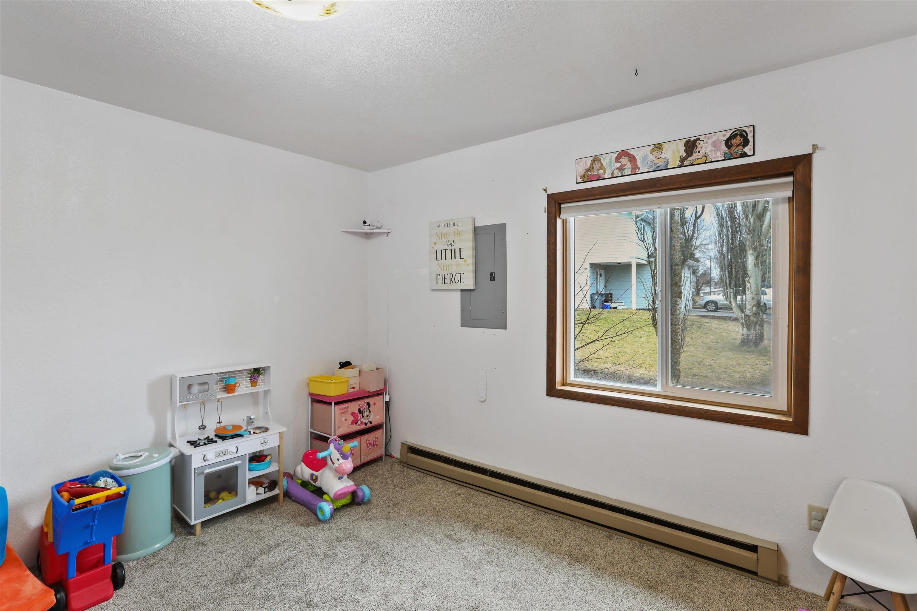 555 W Broadway Ave - Photo 15