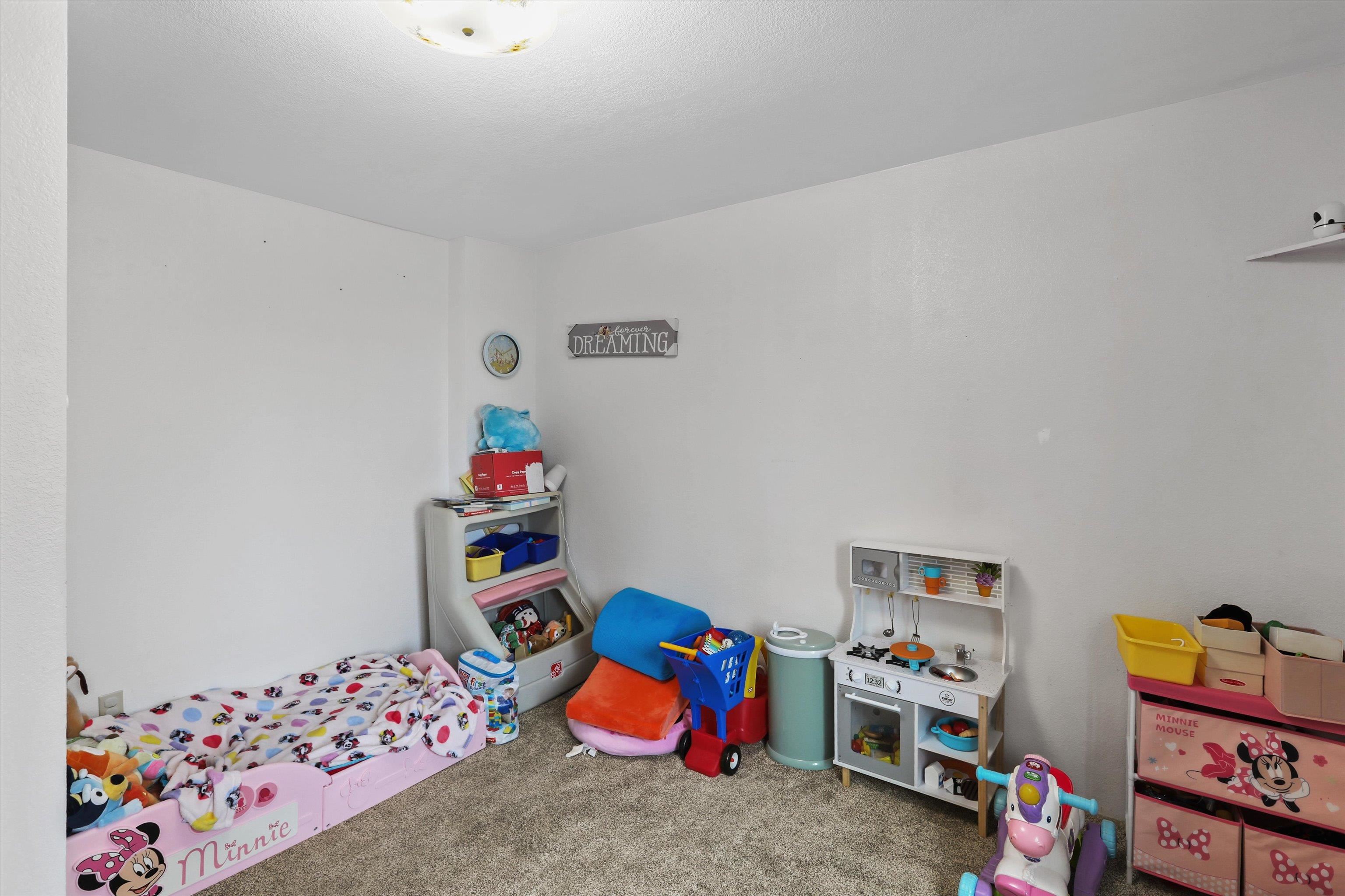 555 W Broadway Ave - Photo 16