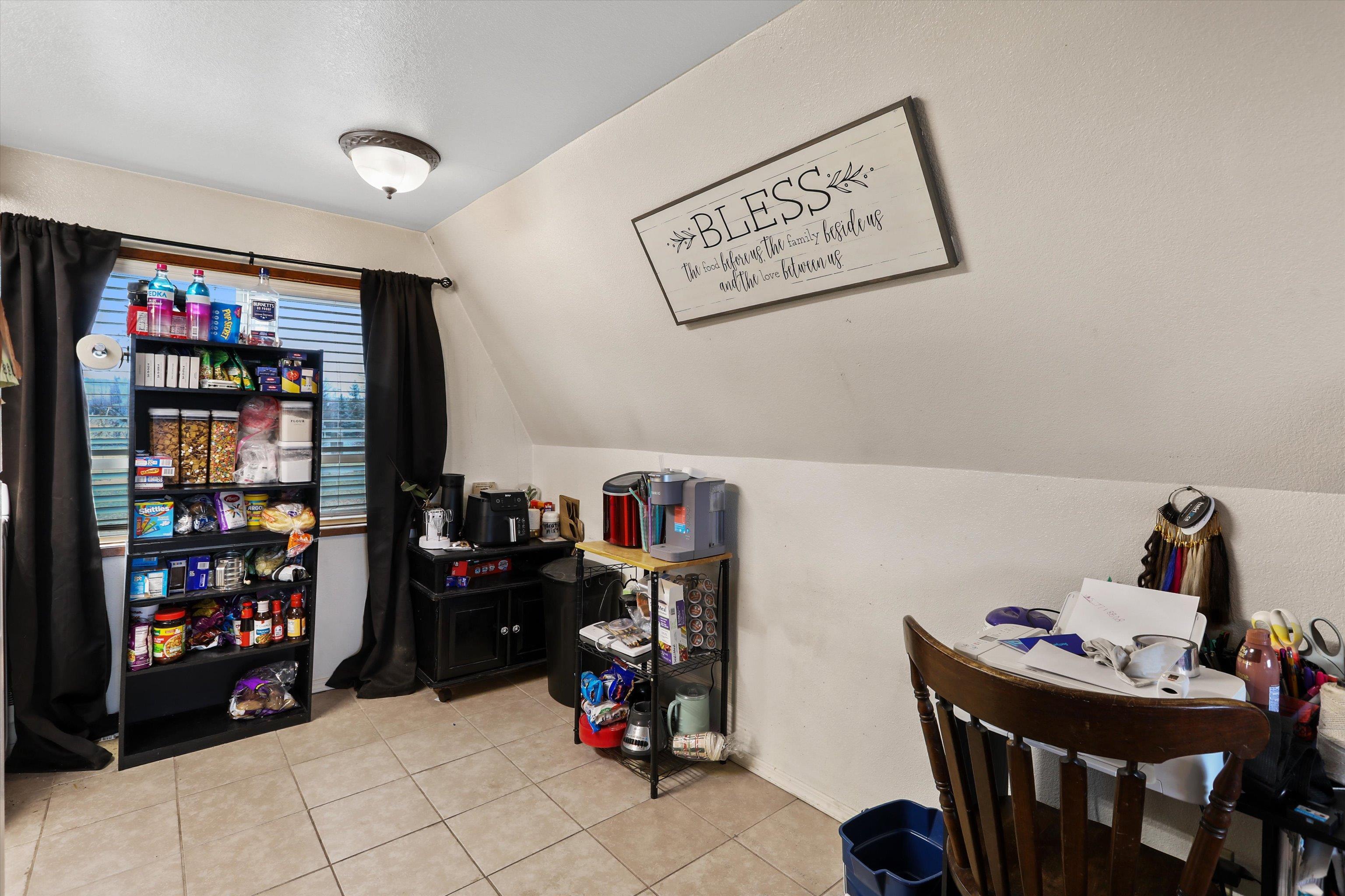 555 W Broadway Ave - Photo 20