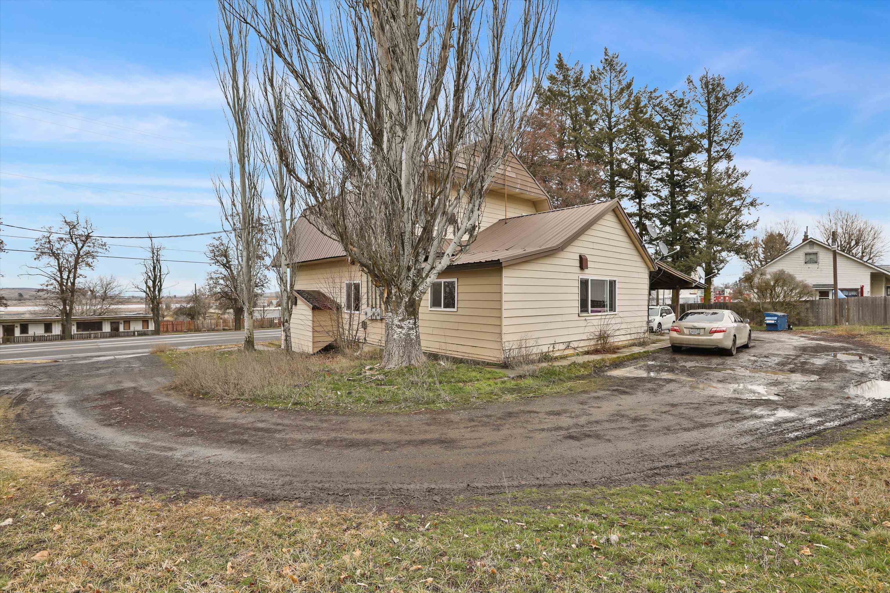 555 W Broadway Ave - Photo 5