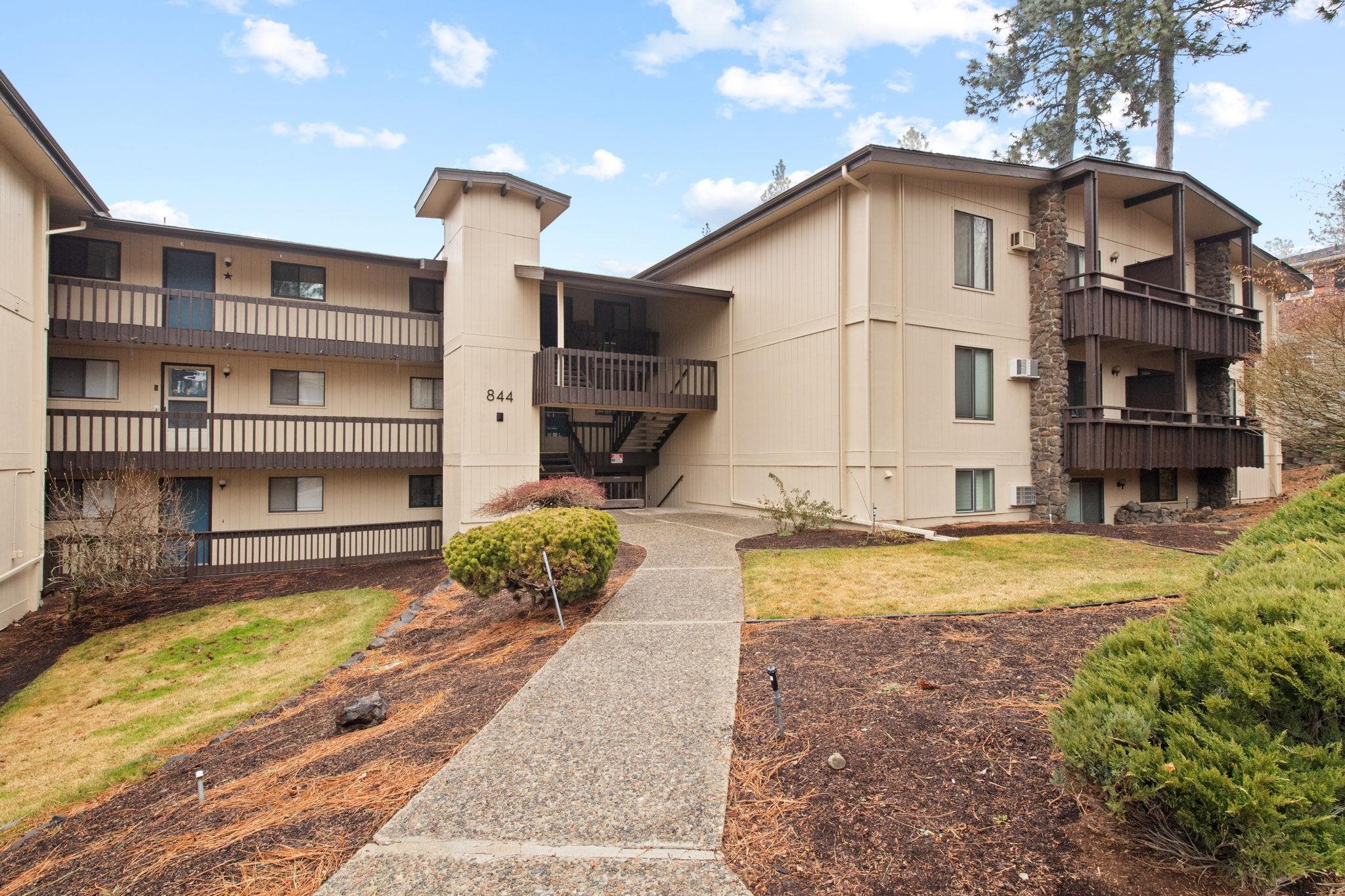 844 W Cliff Dr - Photo 2