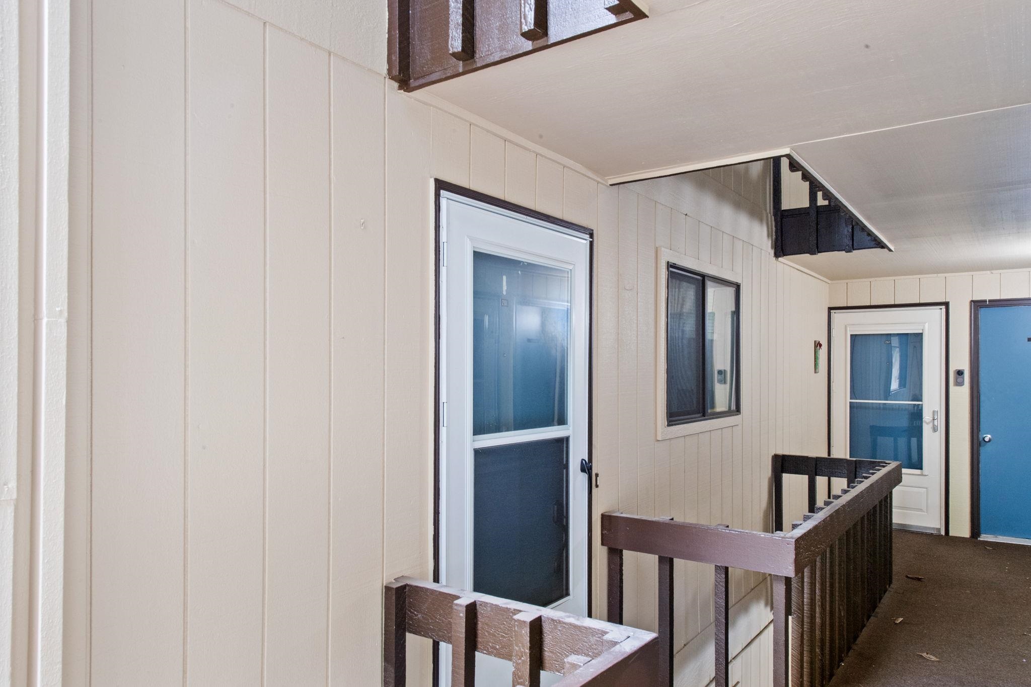 844 W Cliff Dr - Photo 3