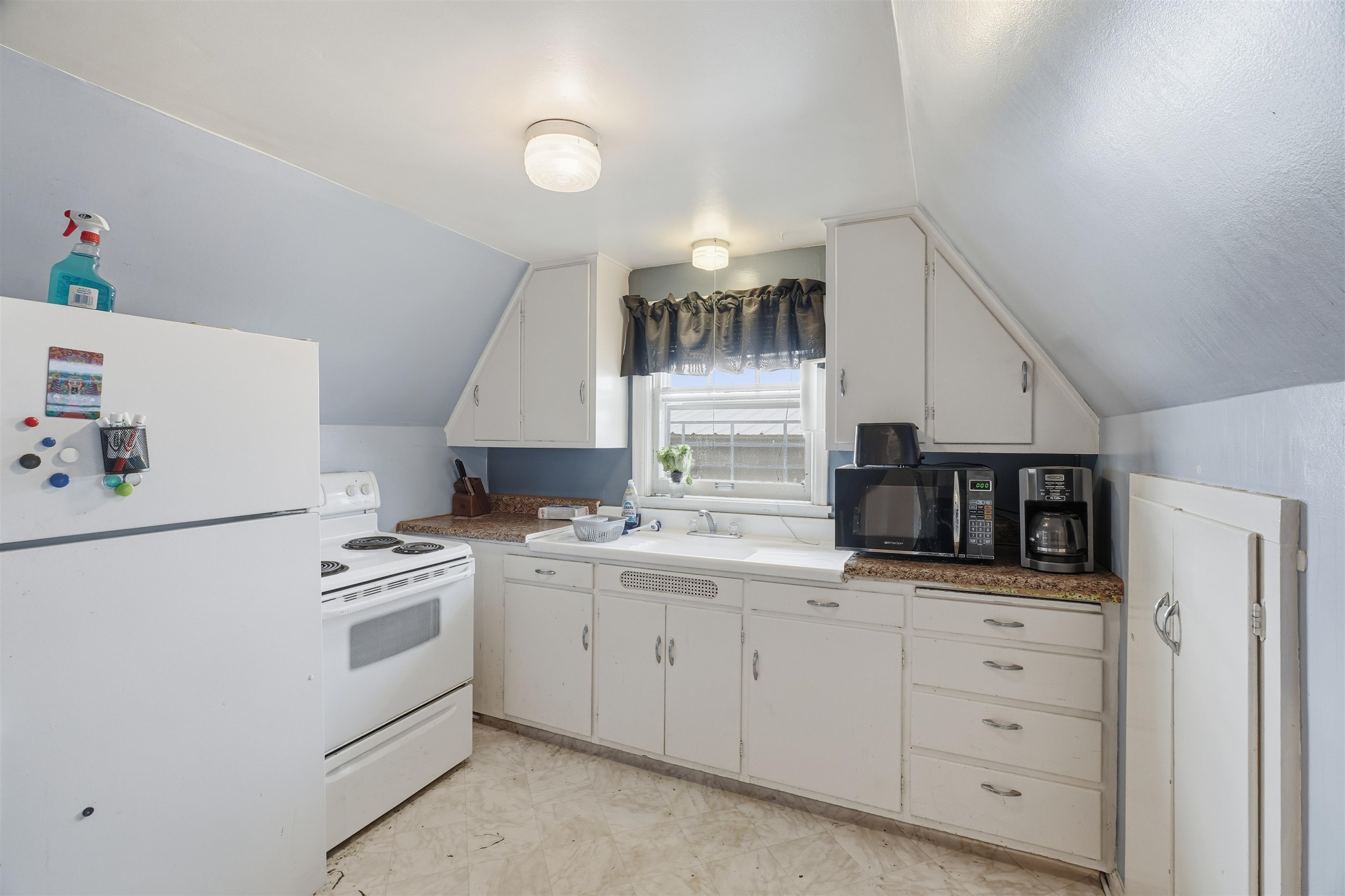 323 5th St - Photo 12