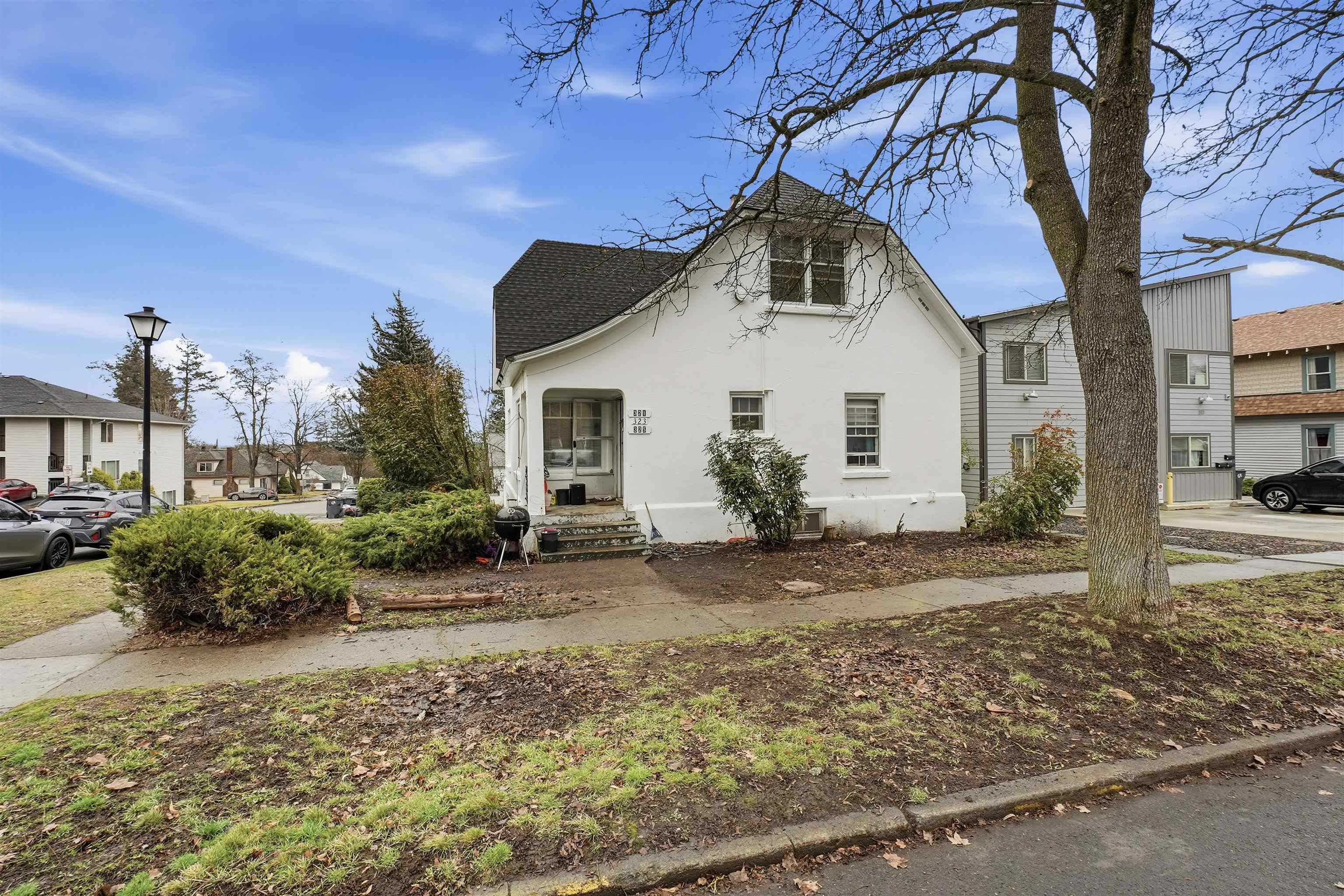 323 5th St - Photo 42