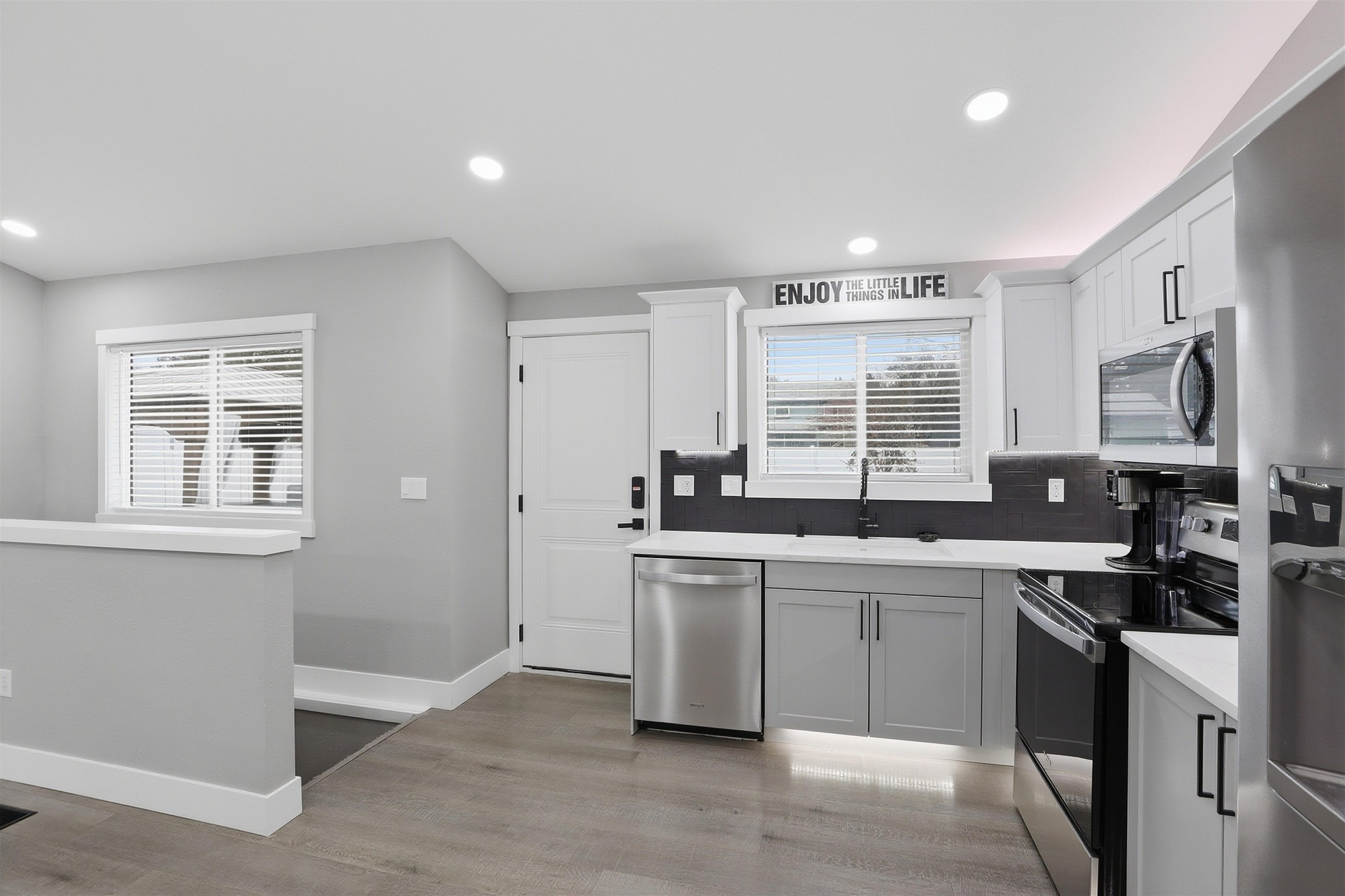 6612 N Victor St - Photo 8