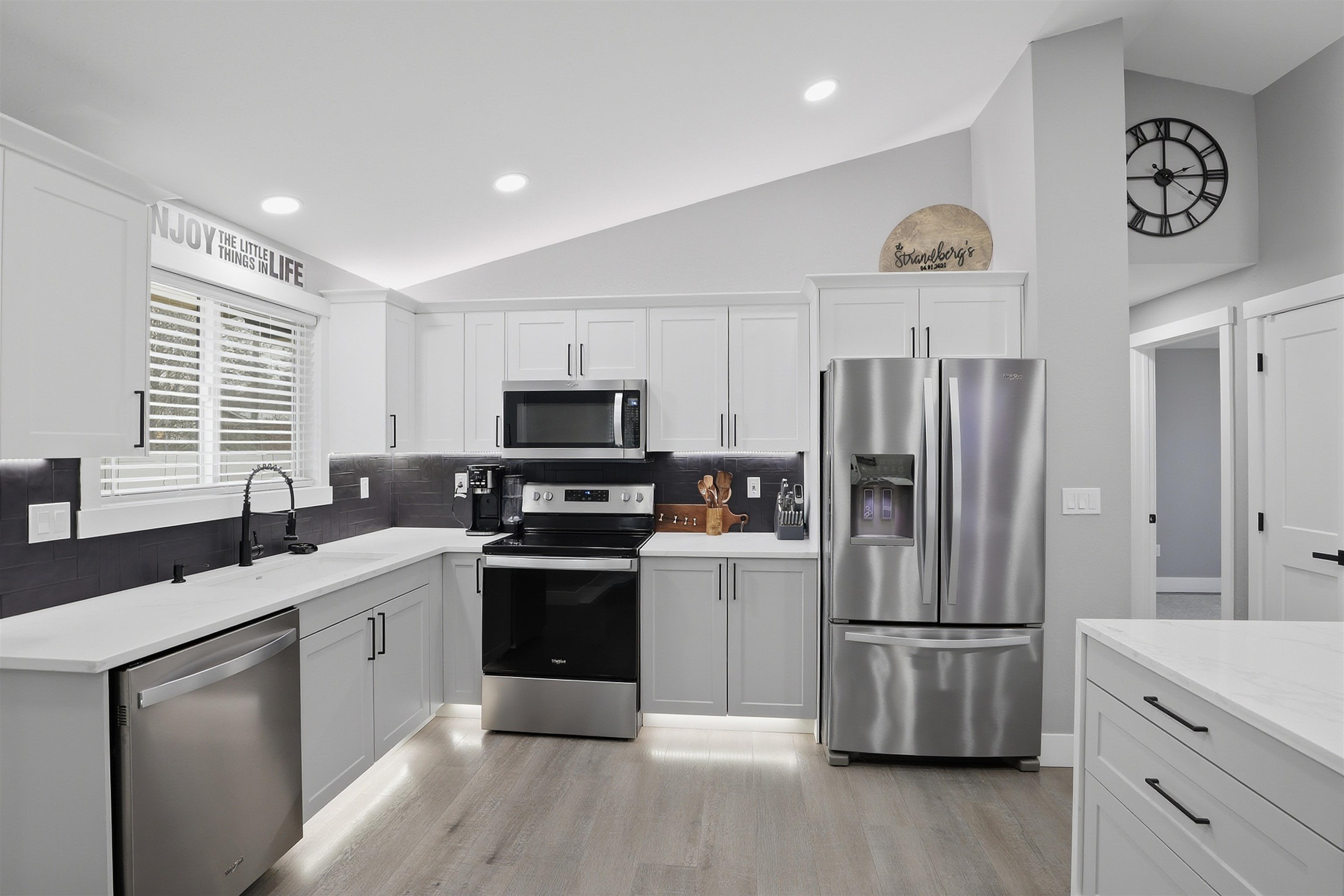 6612 N Victor St - Photo 9