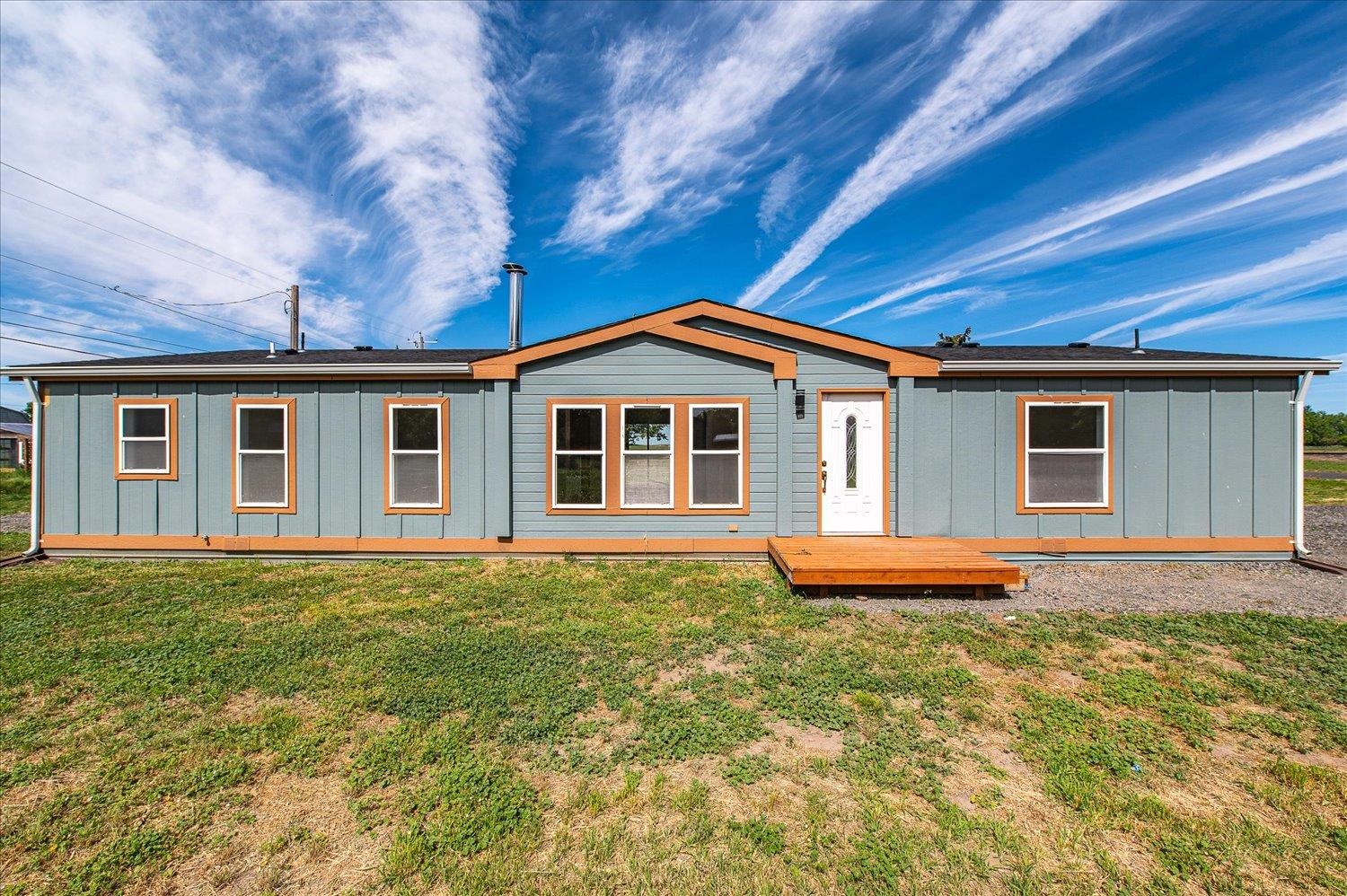 255 SW Railroad St - Photo 1