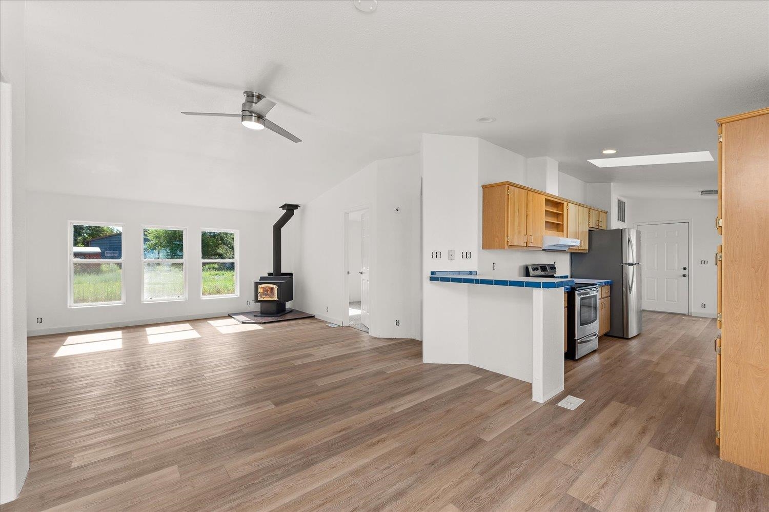 255 SW Railroad St - Photo 11