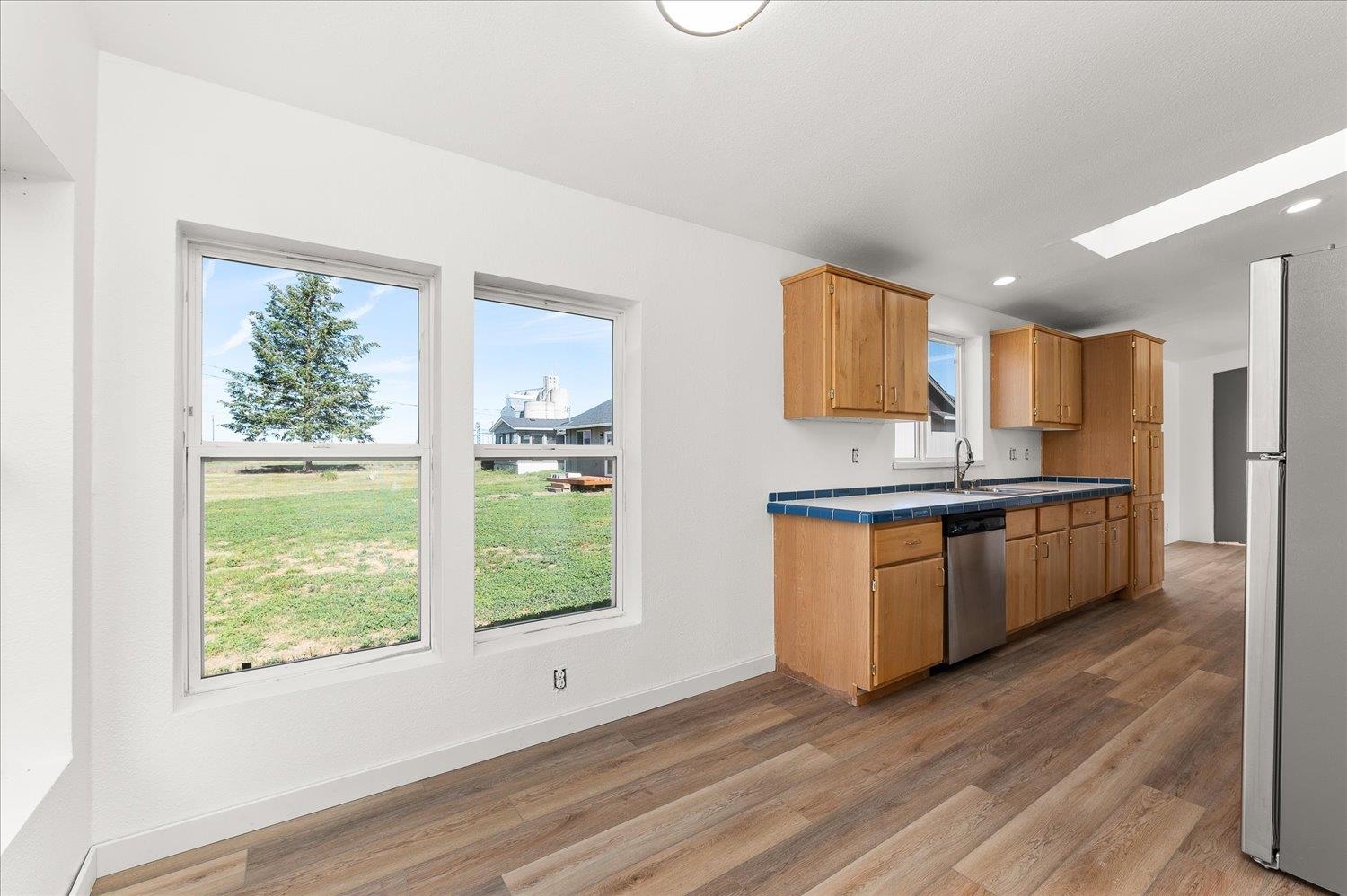 255 SW Railroad St - Photo 17